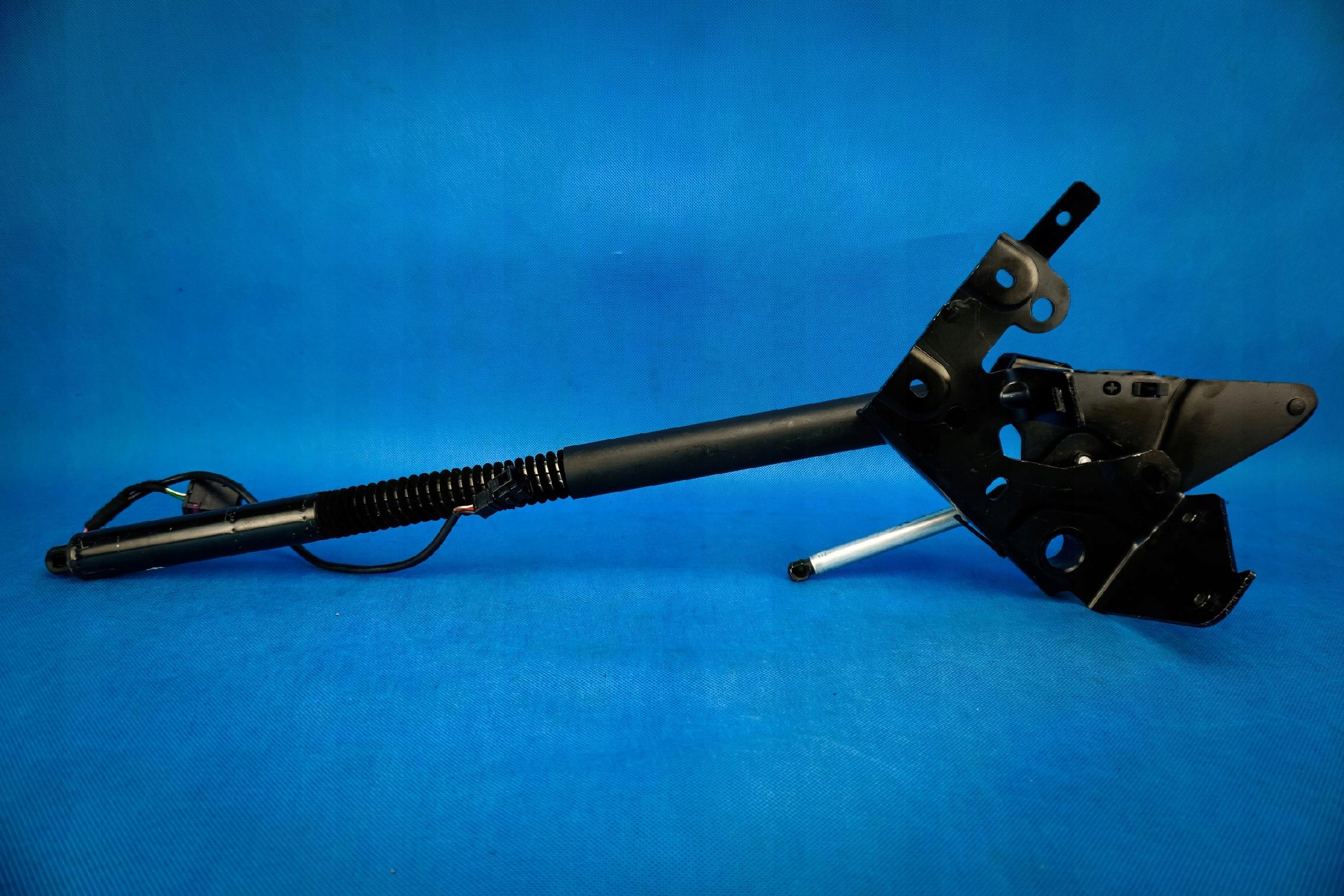 engine electrical of the rear bonnet Audi A7 4G8827851F