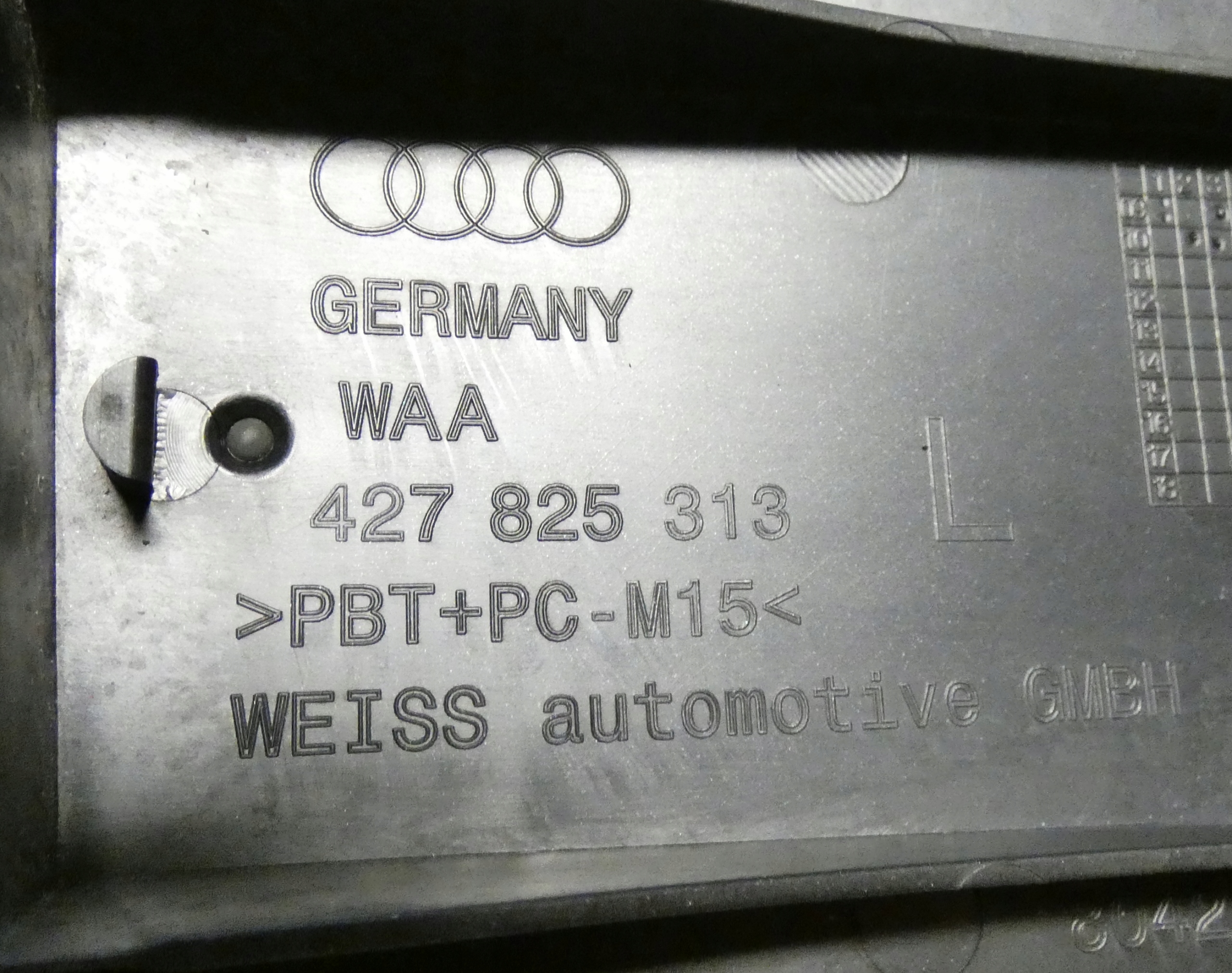 AUDI R8 SPYDER 427825313 grid intake air bonnet rear part