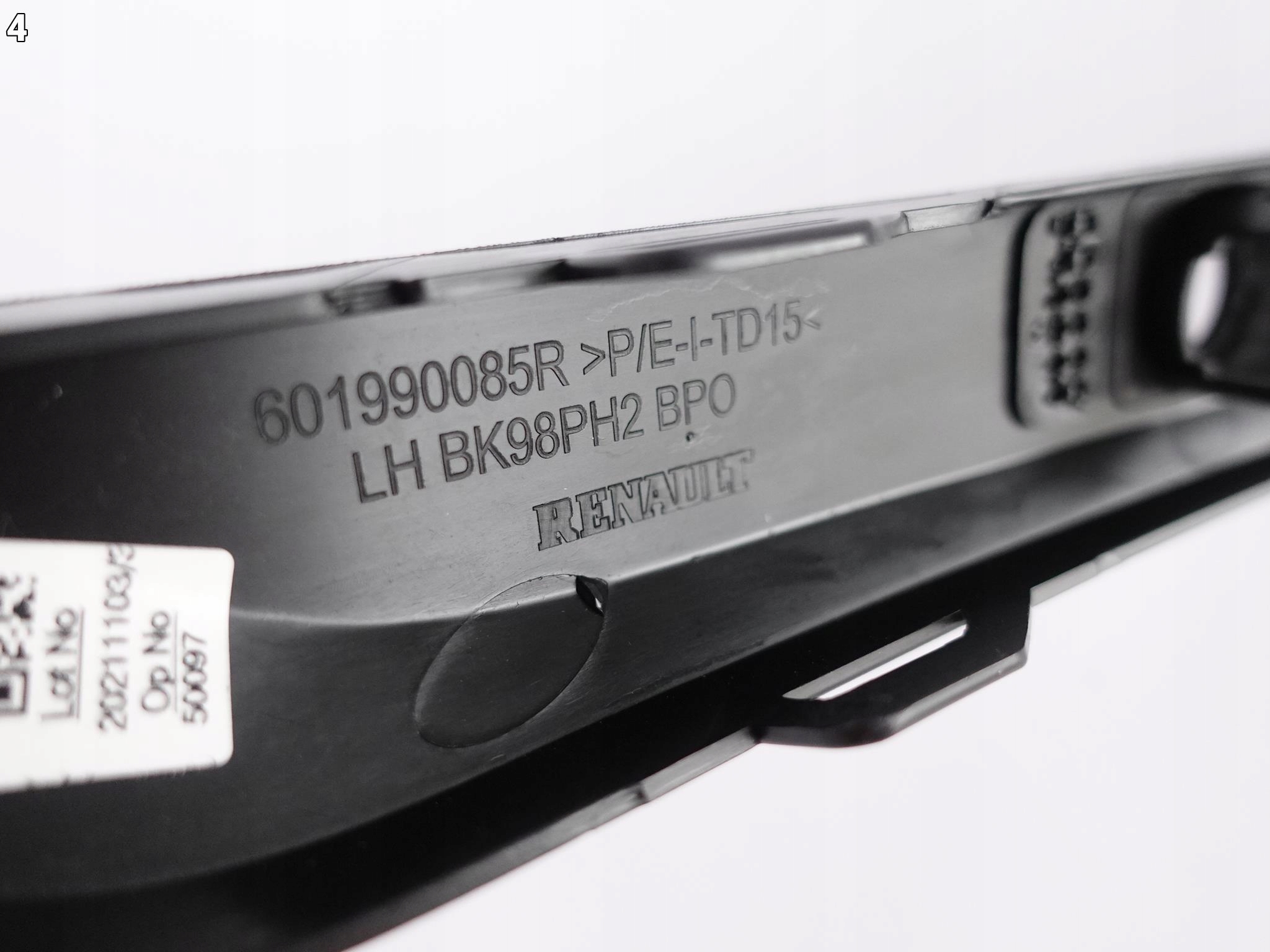 RENAULT CLIO IV LIFT moulding left bumper PDC