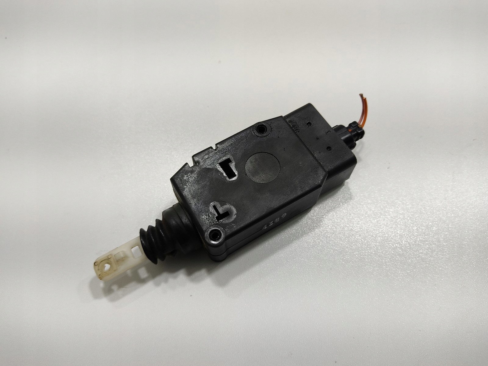 module damper of a lock central left rear part rear LAND ROVER DEFENDER 1999-14