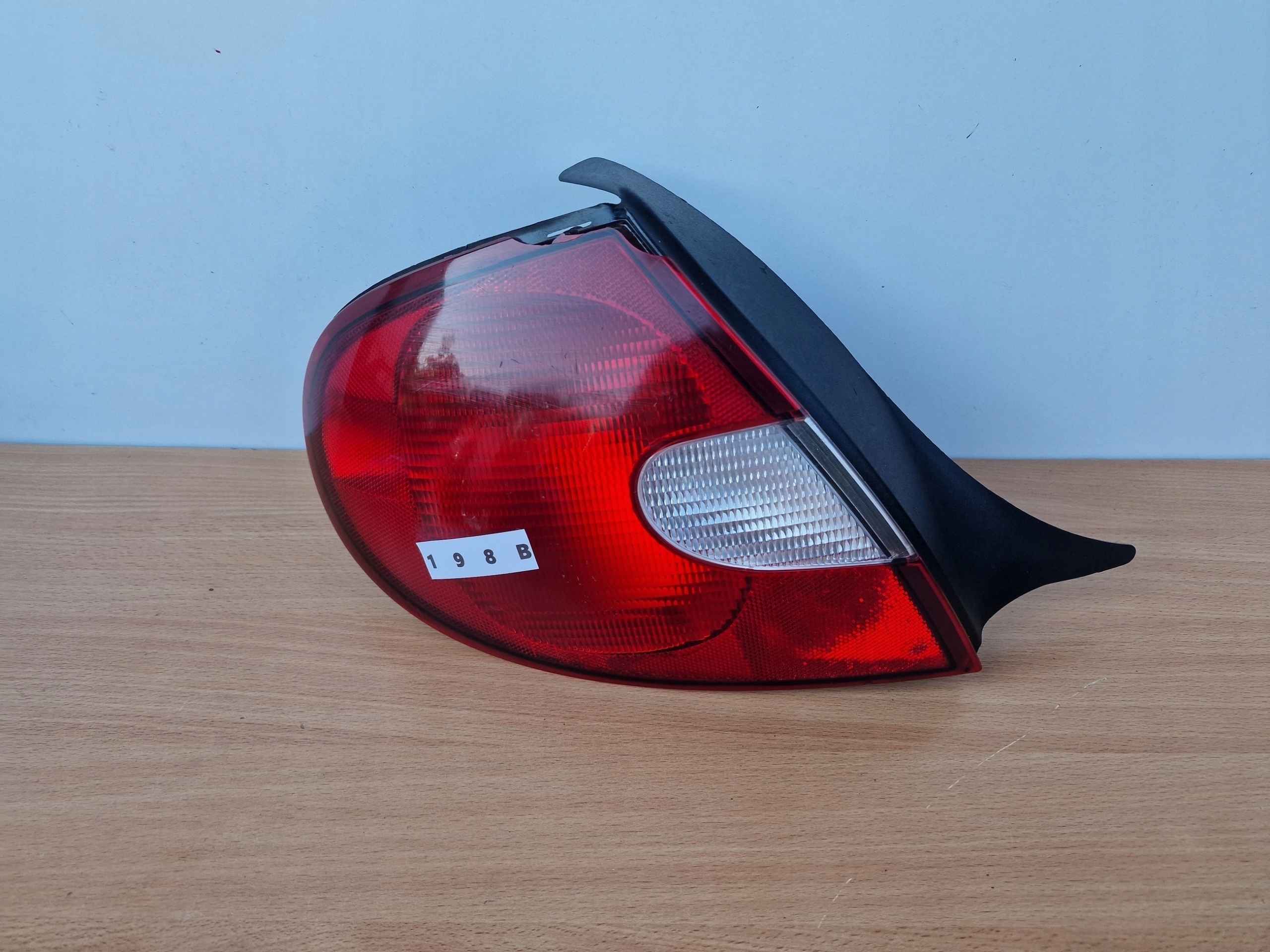 DODGE NEON left light rear part + OPRAWKA CC5288527