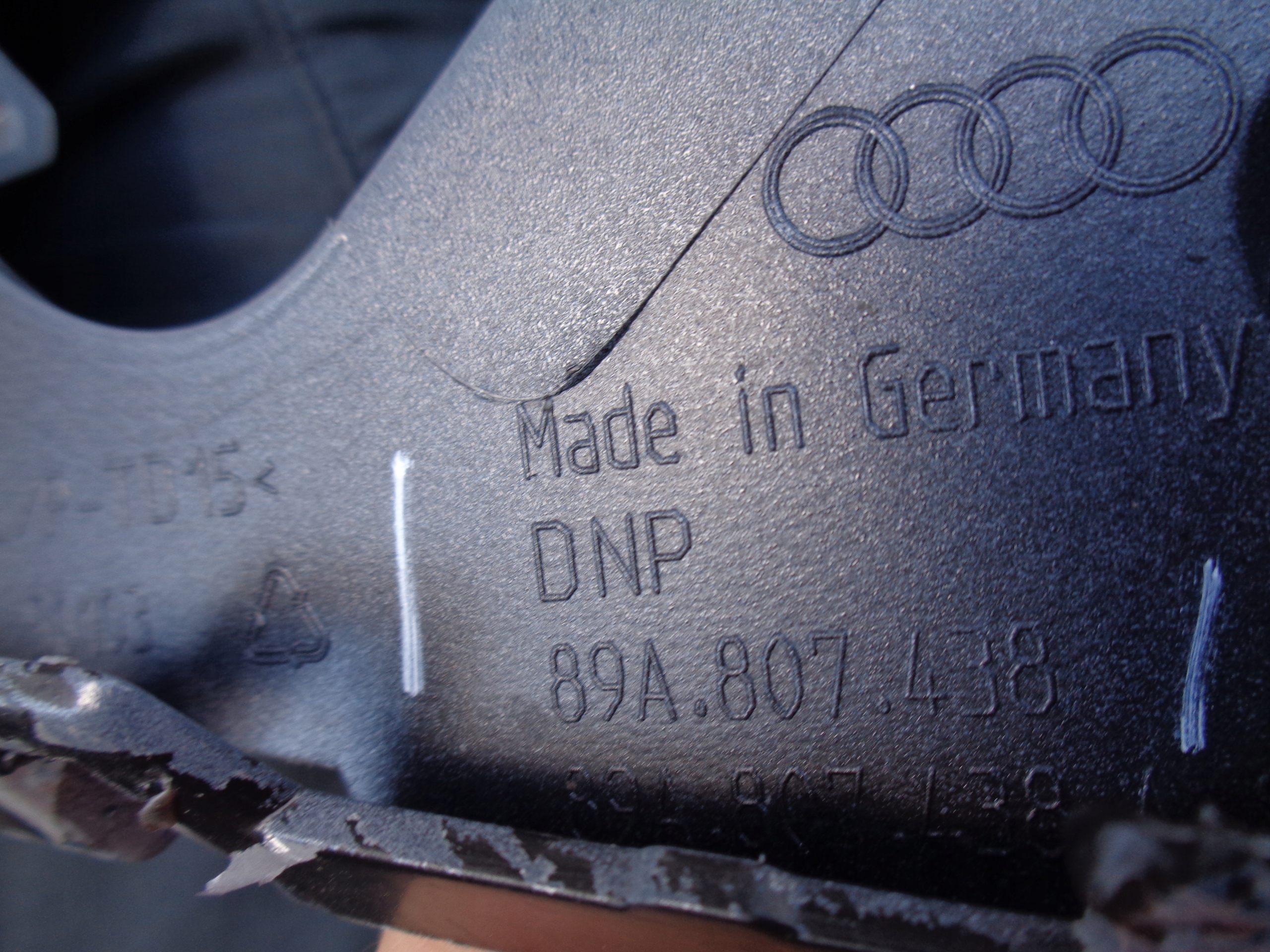 corner of a bumper right front AUDI Q4 89A