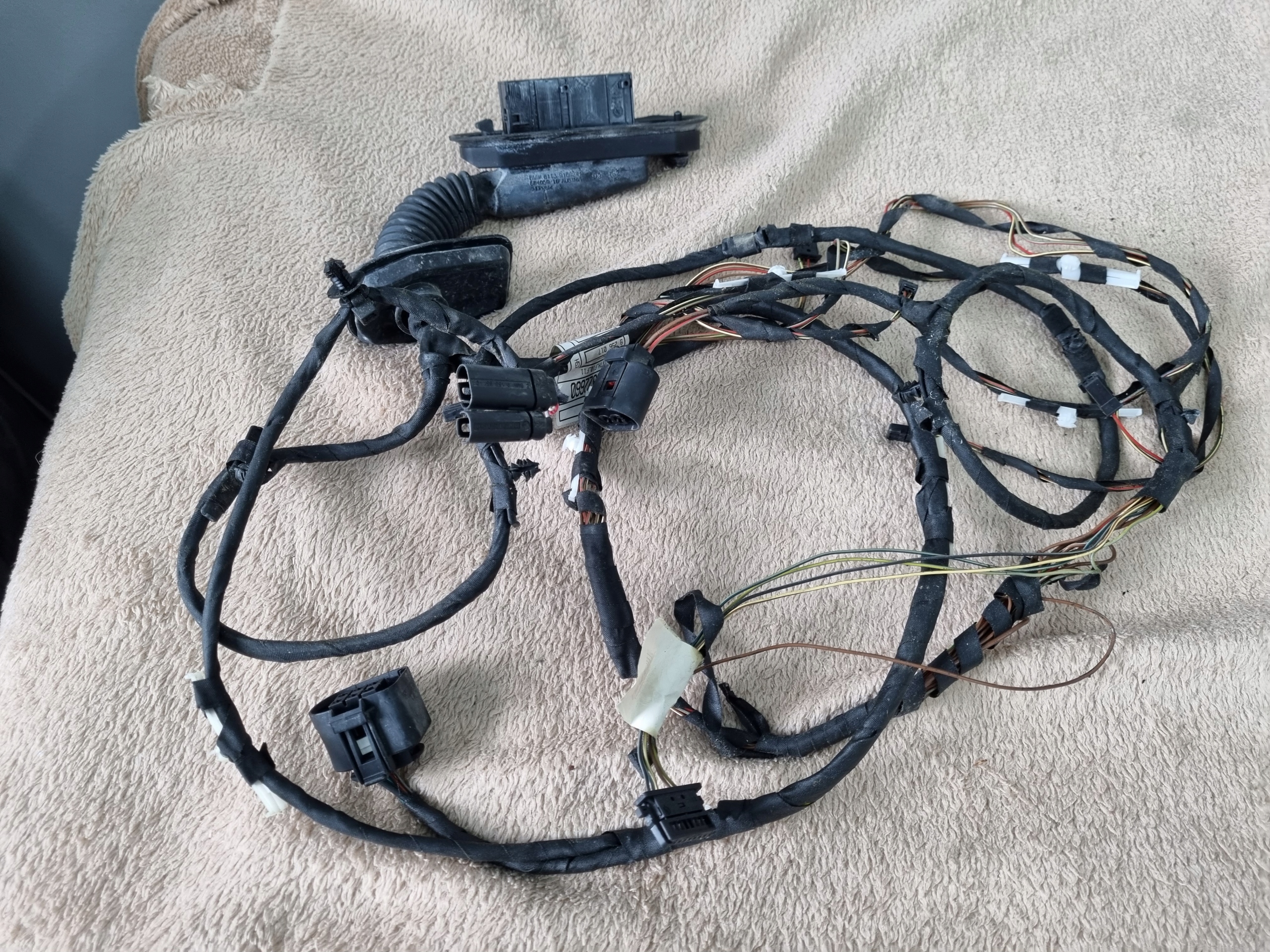 9322660 9256017 - Установка жгут проводов двери BMW F10 Keyless комфорт PT