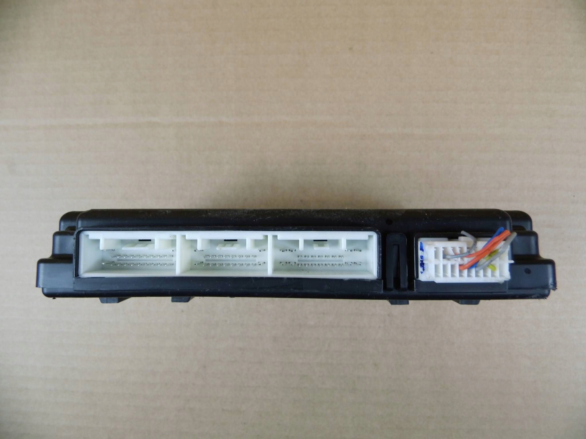 Hyundai Kona module computer control unit BSM BSI 954A0-J9JZ0