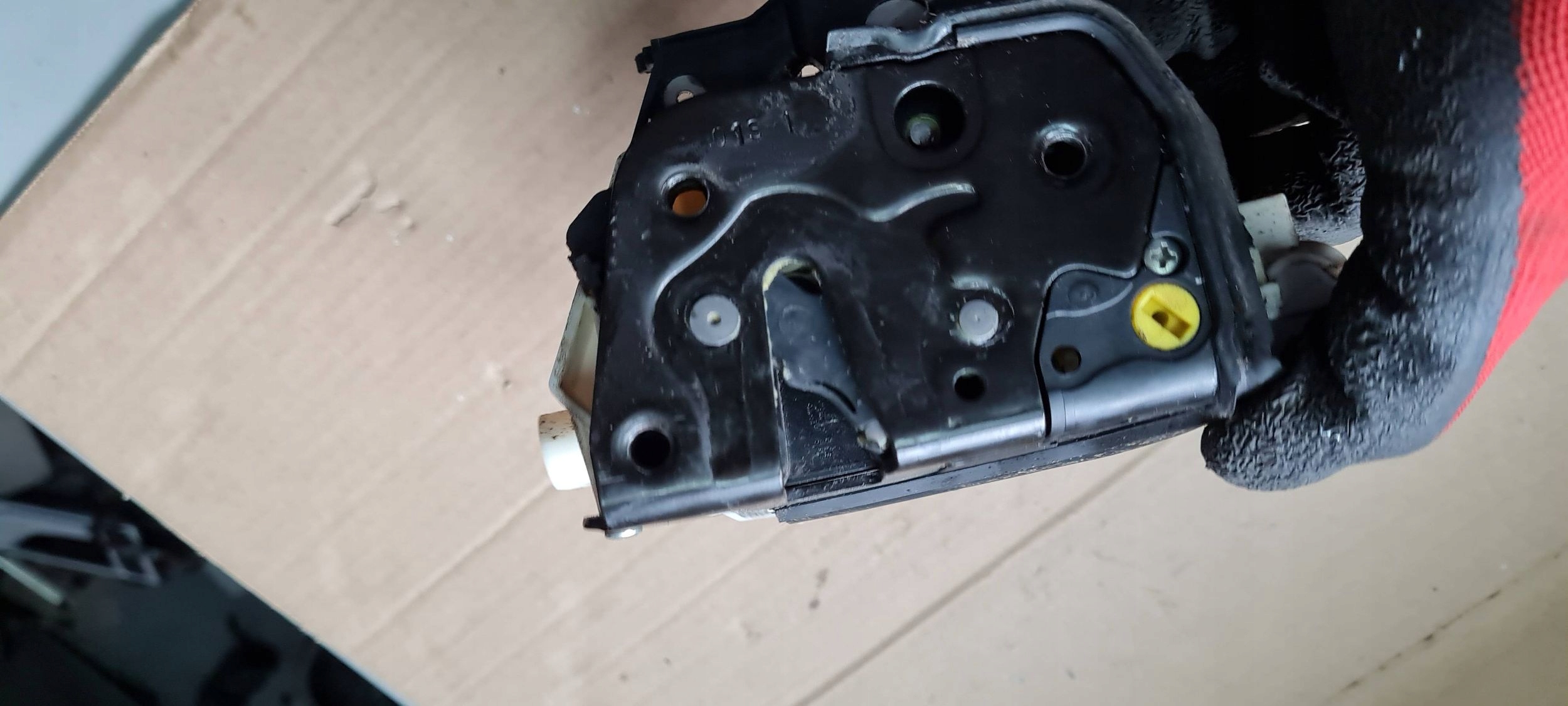 A6 C6 LIFT lock door left rear part 9PIN 4F0839015A