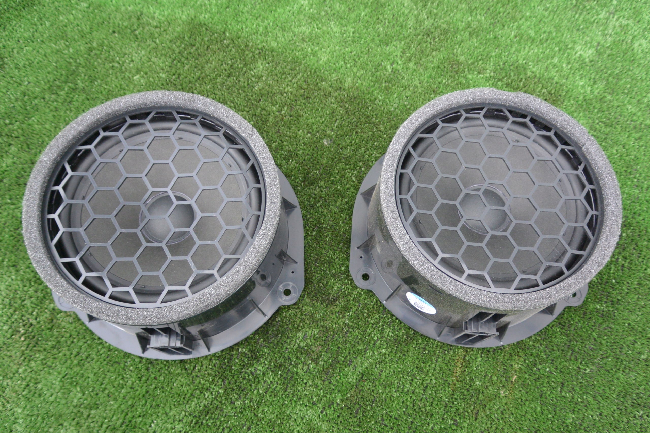 speaker NISKOTONOWY door rear part left right AUDI Q7 Q8 4M