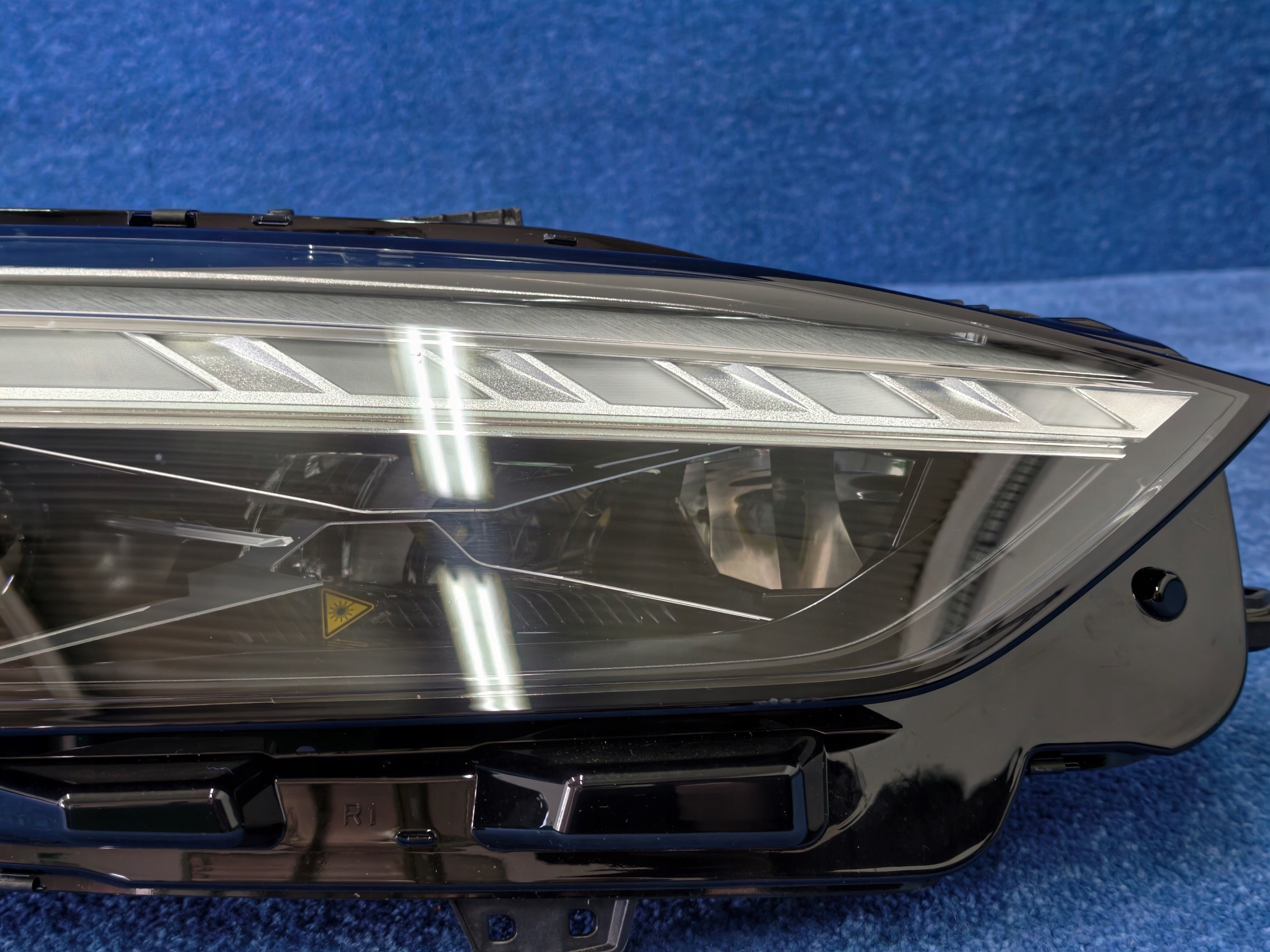 AUDI A5 B9 II LIFT REFLEKTOR right IDEALNY LASER complete 8W6941086