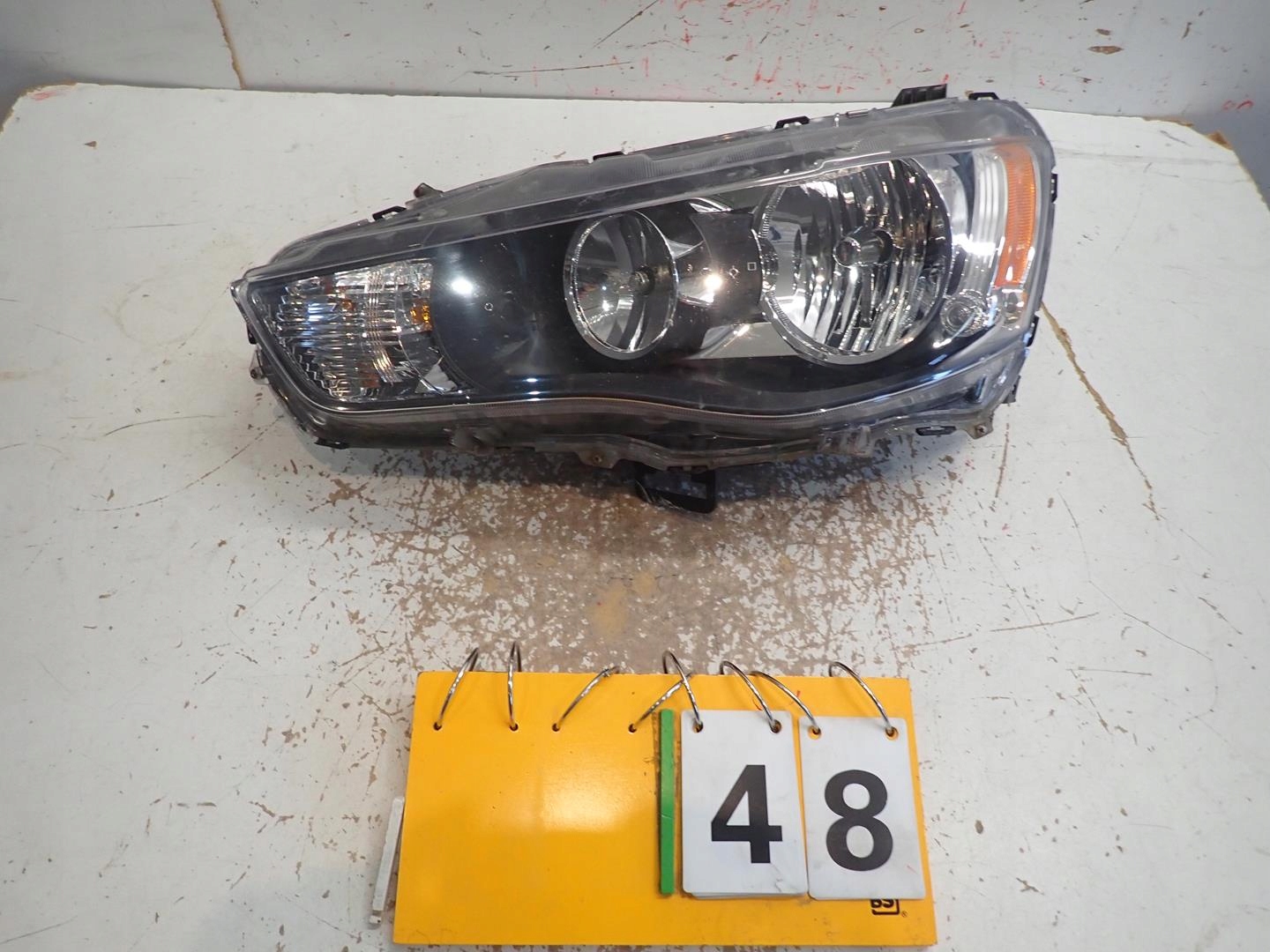 light front front left MITSUBISHI OUTLANDER II LIFT 2009