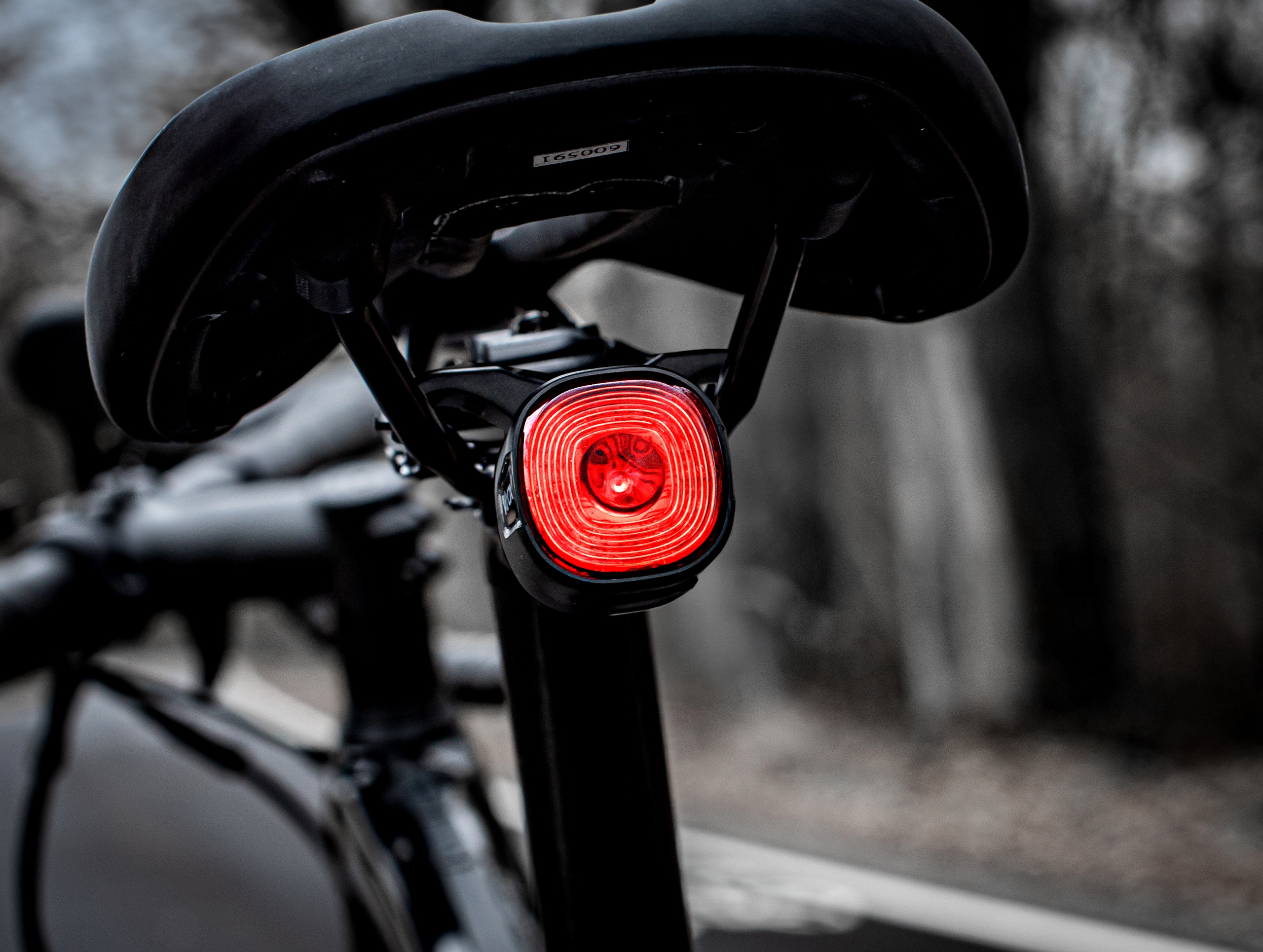 ZESTAW LAMPEK ROWEROWYCH OŚWIETLENIE ROWEROWE PRZEDNIE I TYLNE USB-C VAYOX Marka Vayox