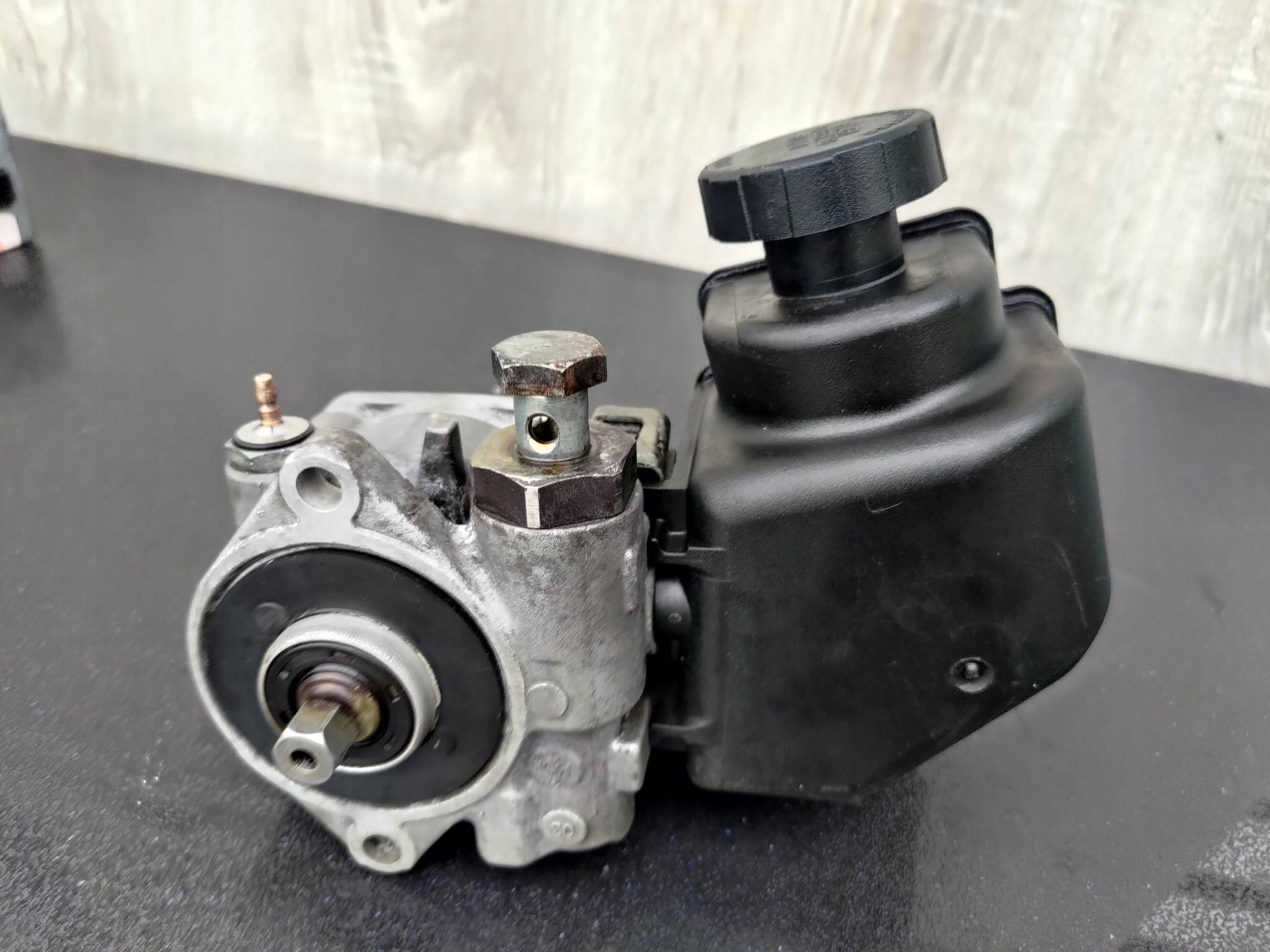 Pompa servosterzo SAAB 9-3 93 2.0T, 1.8T 12785125 B207