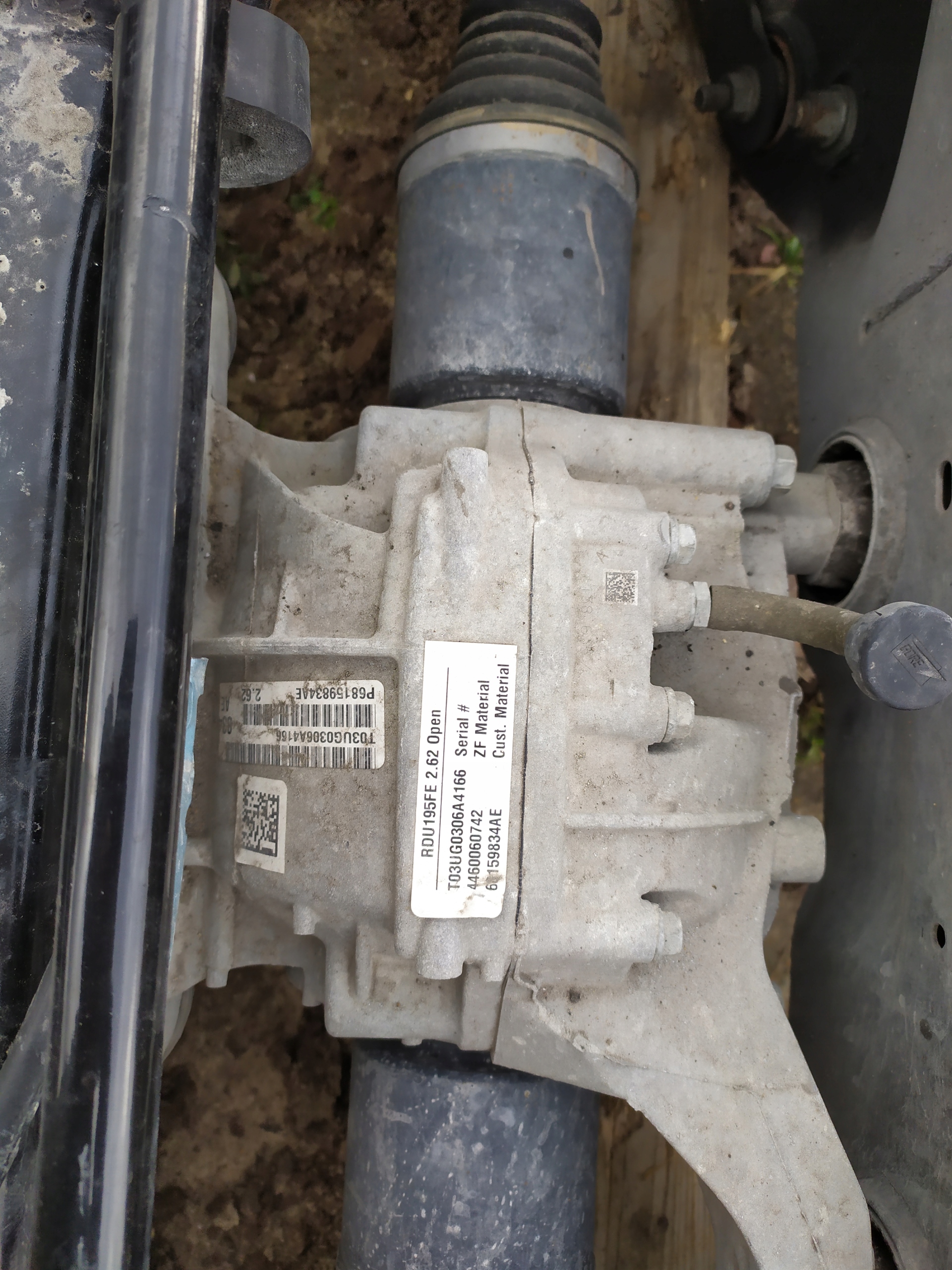 68159834AE - Dodge Challenger мост сзади