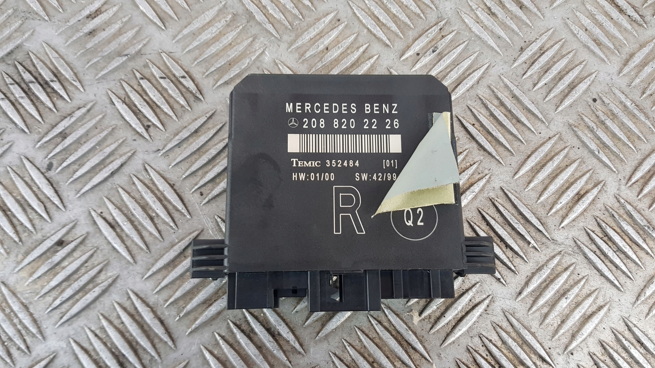 MERCEDES W208 CLK Computer Tür rechts 2088202226