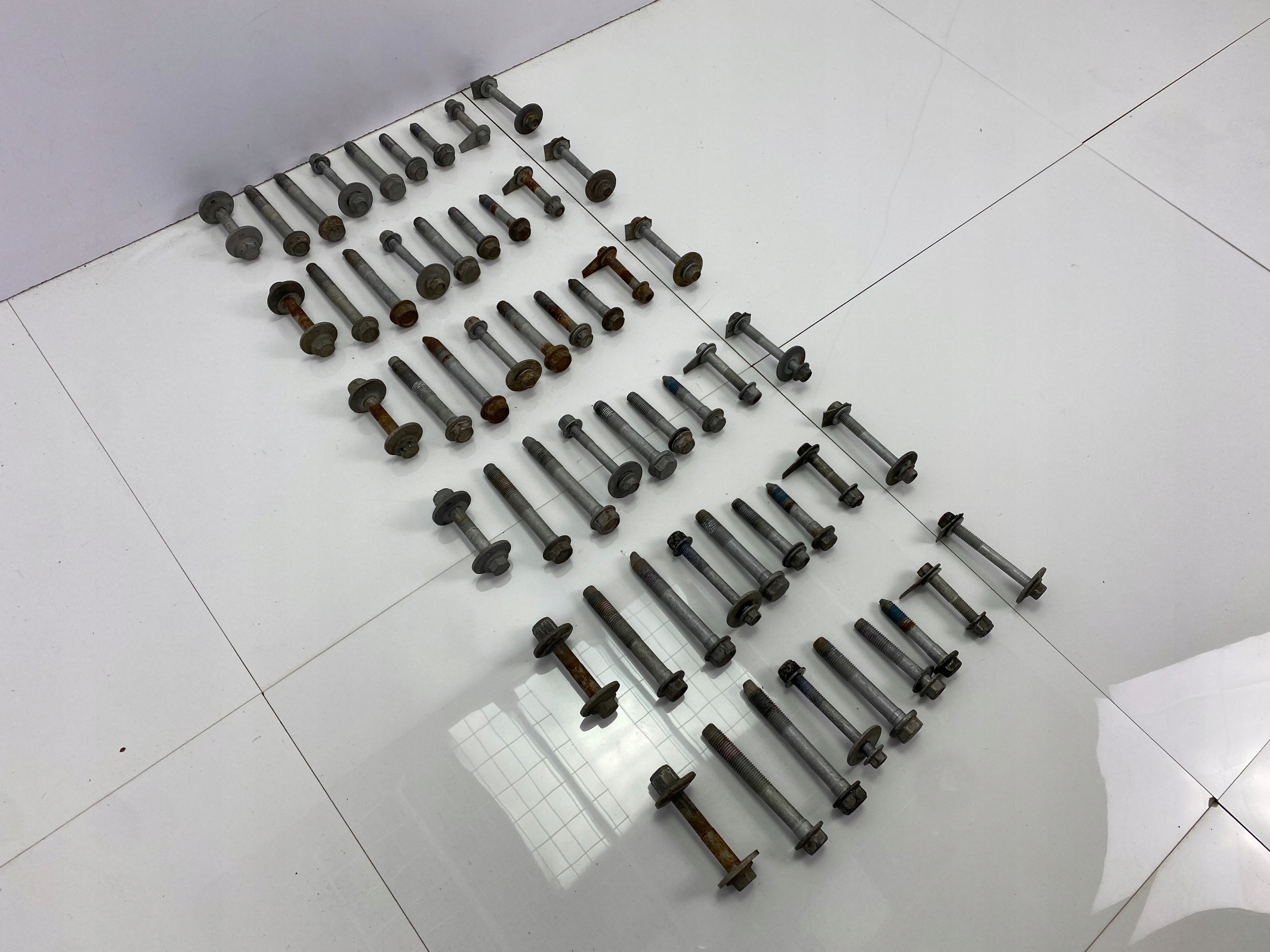 Śruby zawieszenie tylnego tył Ford Mustang VI 15+