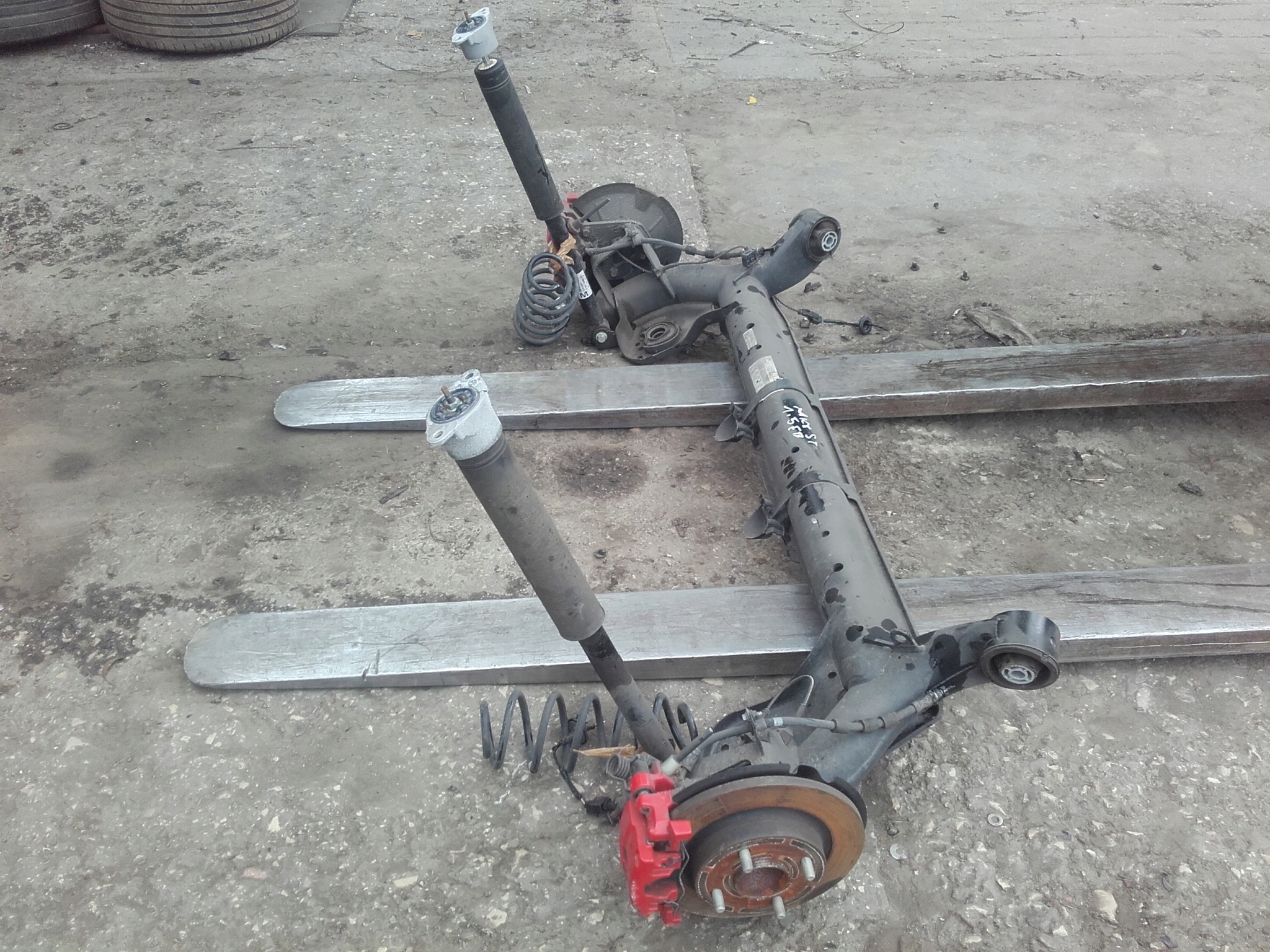 FORD FIESTA MK8 ZAWIESZENIE TYŁ TYLNE OŚ TARCZE ST Numer katalogowy części FORD FIESTA MK8 ZAWIESZENIE TYŁ TYLNE OŚ TARCZE ST