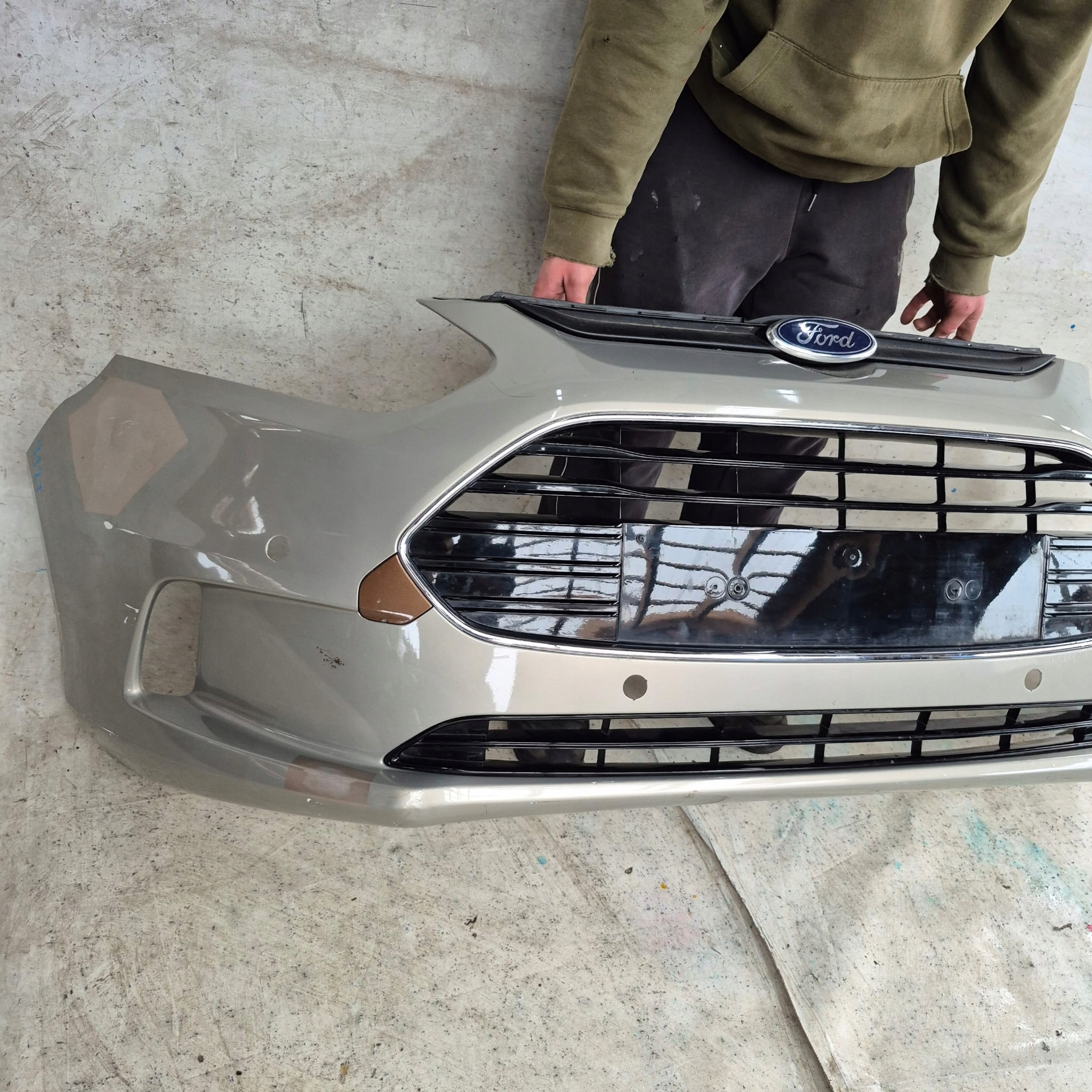 FORD B-MAX 12-17 nárazník předek přední PDC