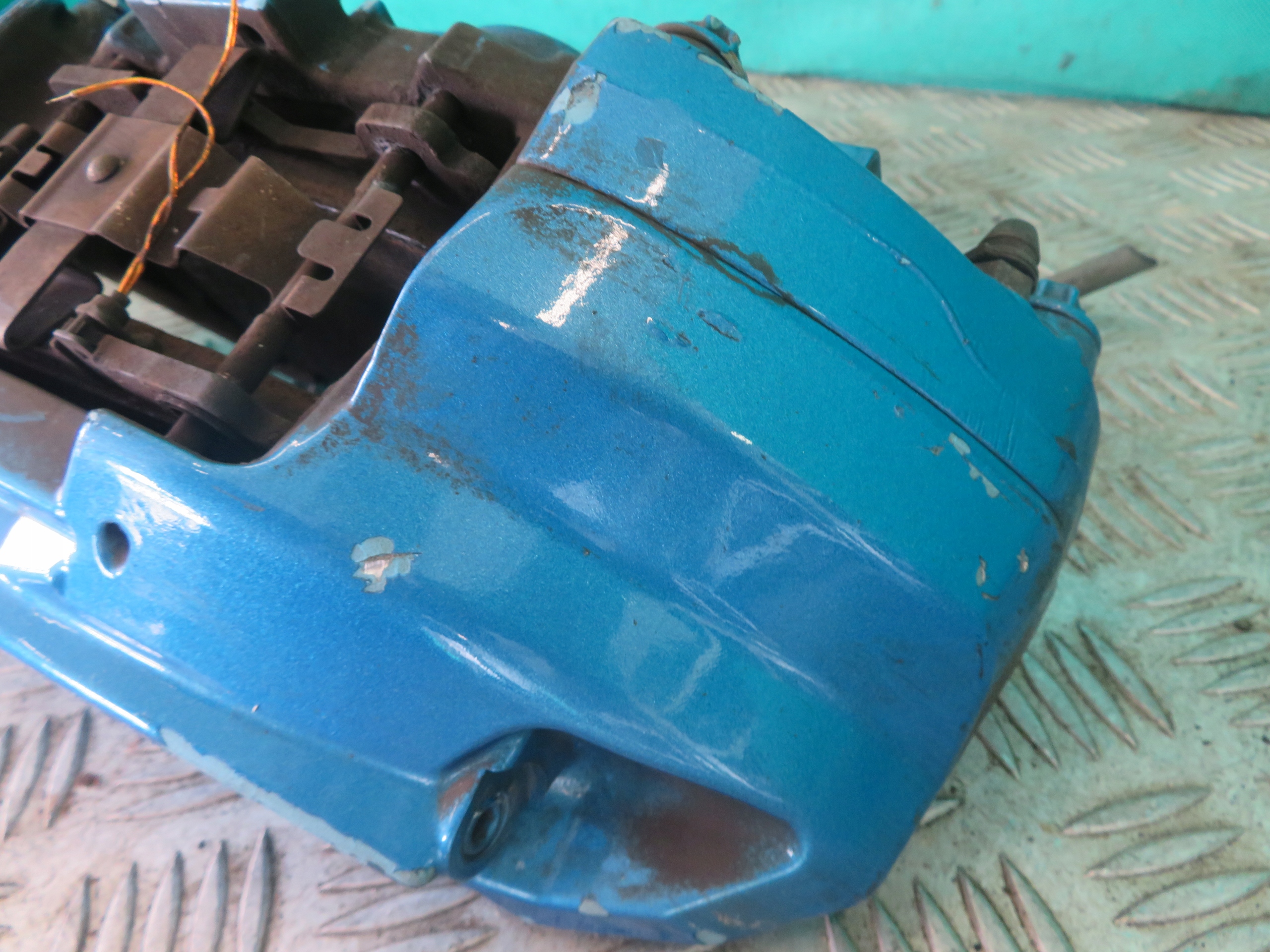 caliper brake right front MERCEDES W205 C KLASA 17R