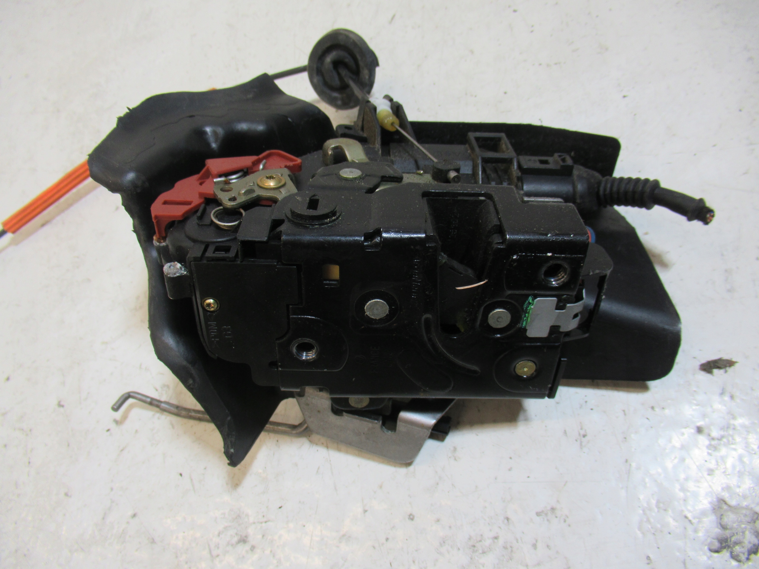 lock door CENTRALNY left rear part rear AUDI A4 B6