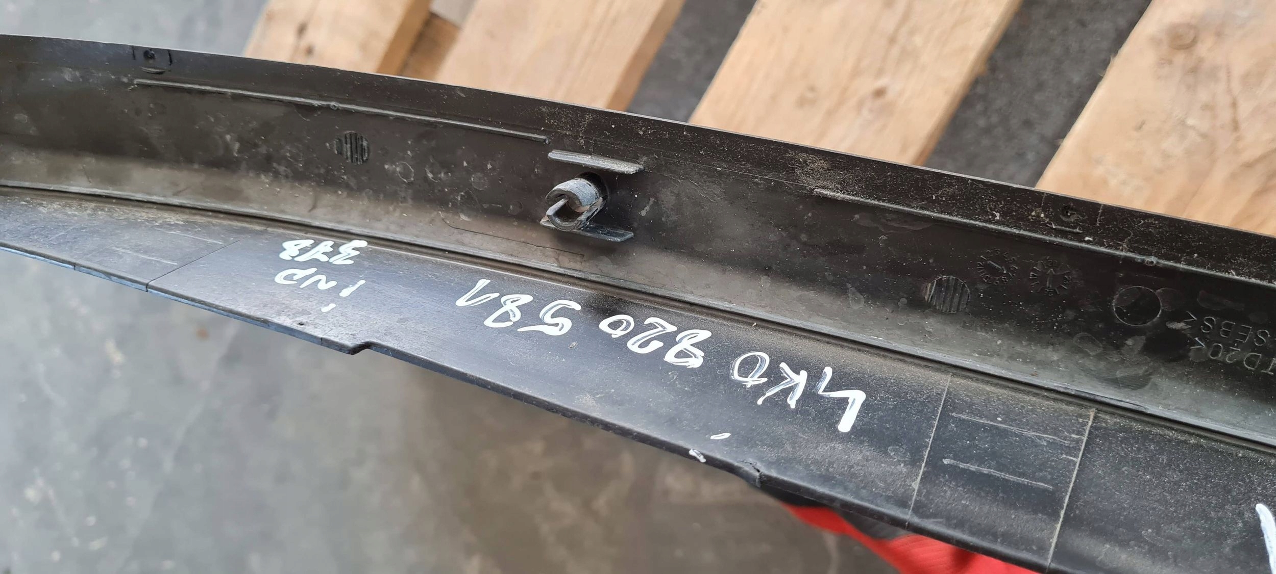 A6 C8 4K kryt krytka blatníku levá levý předek 4K0821169