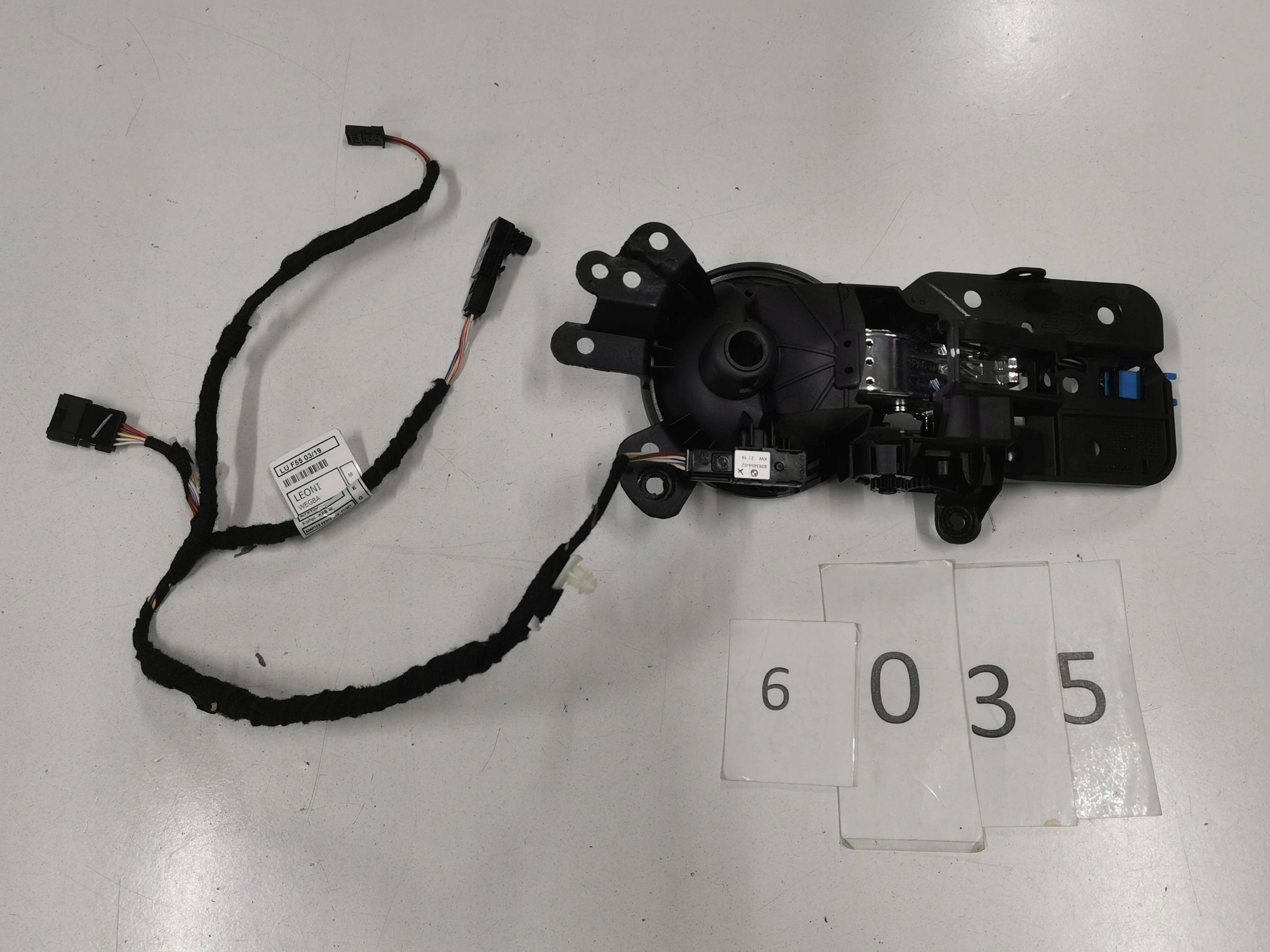 ручка двери, Держатель внутренних передних MINI COOPER F55 правая 6.035