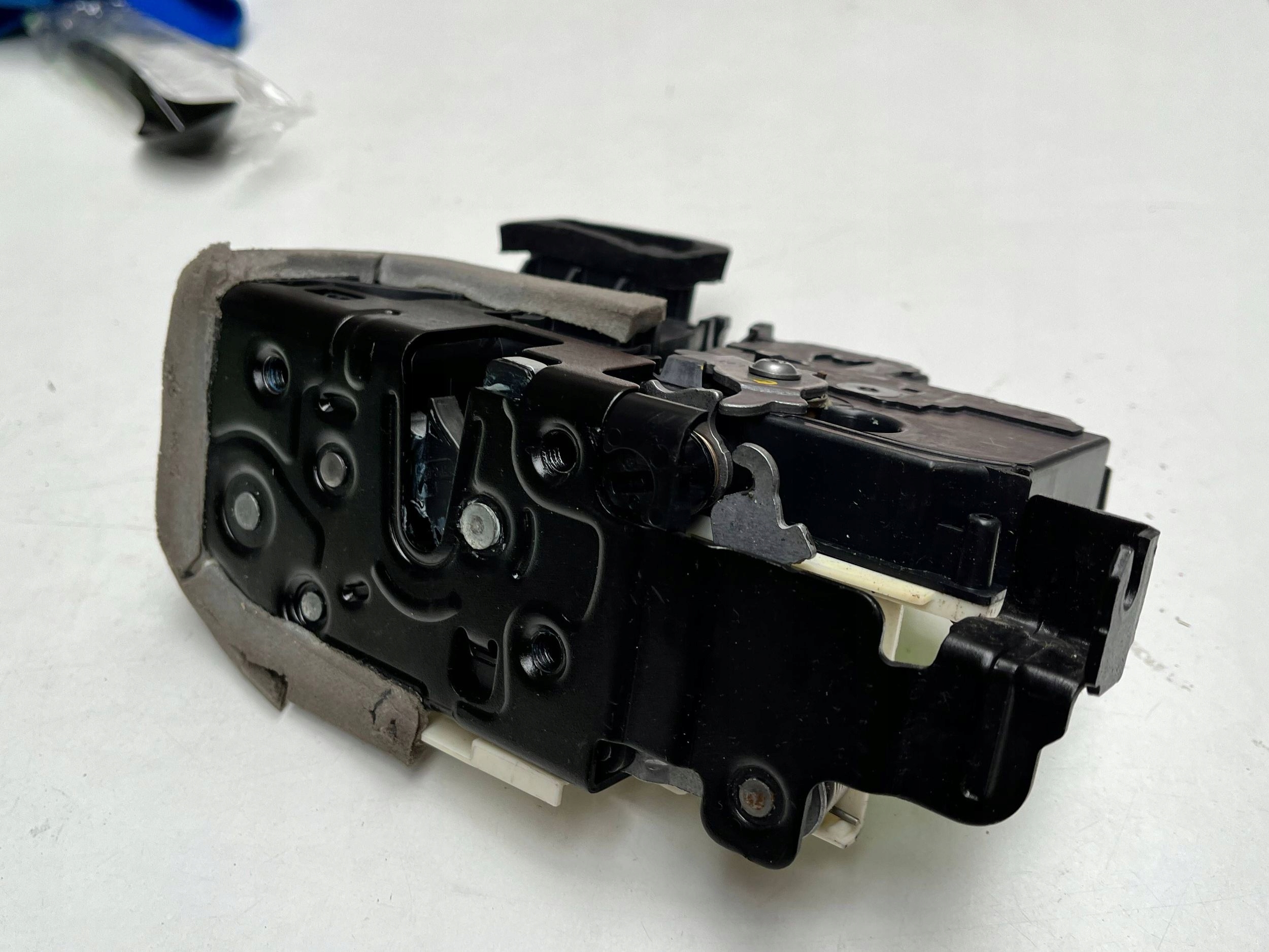 AUDI A6 C8 schloß tür links heck 4K0839015R !J