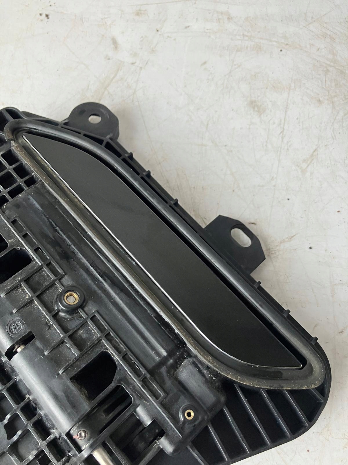 handle door left rear part TESLA MODEL S 1100299-00 PMBL