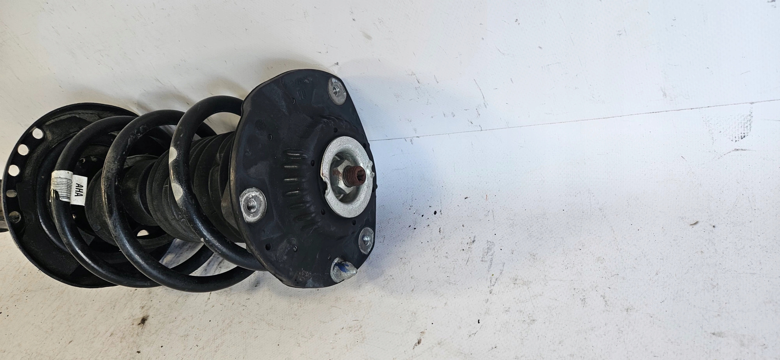 амортизатор передний правый opel ASTRA V k 39039564