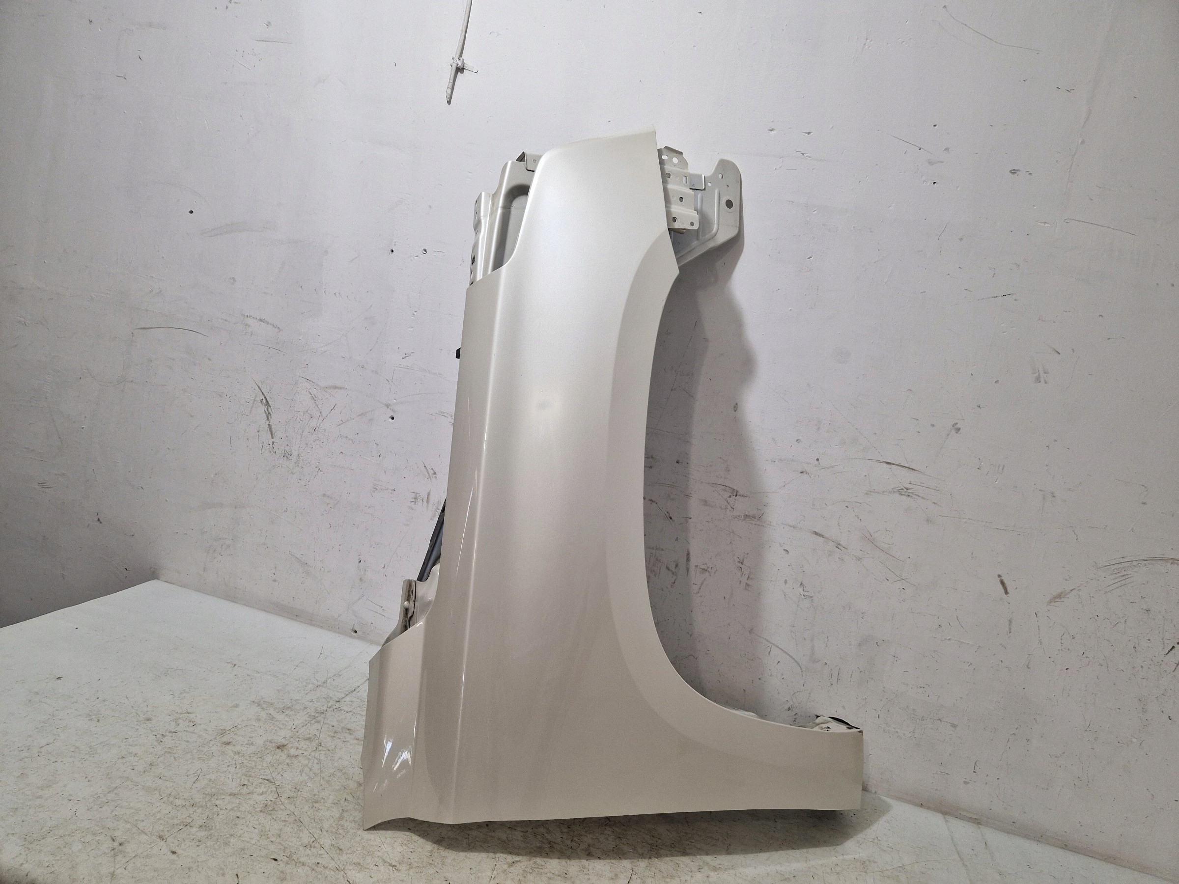 CADILLAC ESCALADE IV 2014 - fender front left front BNG