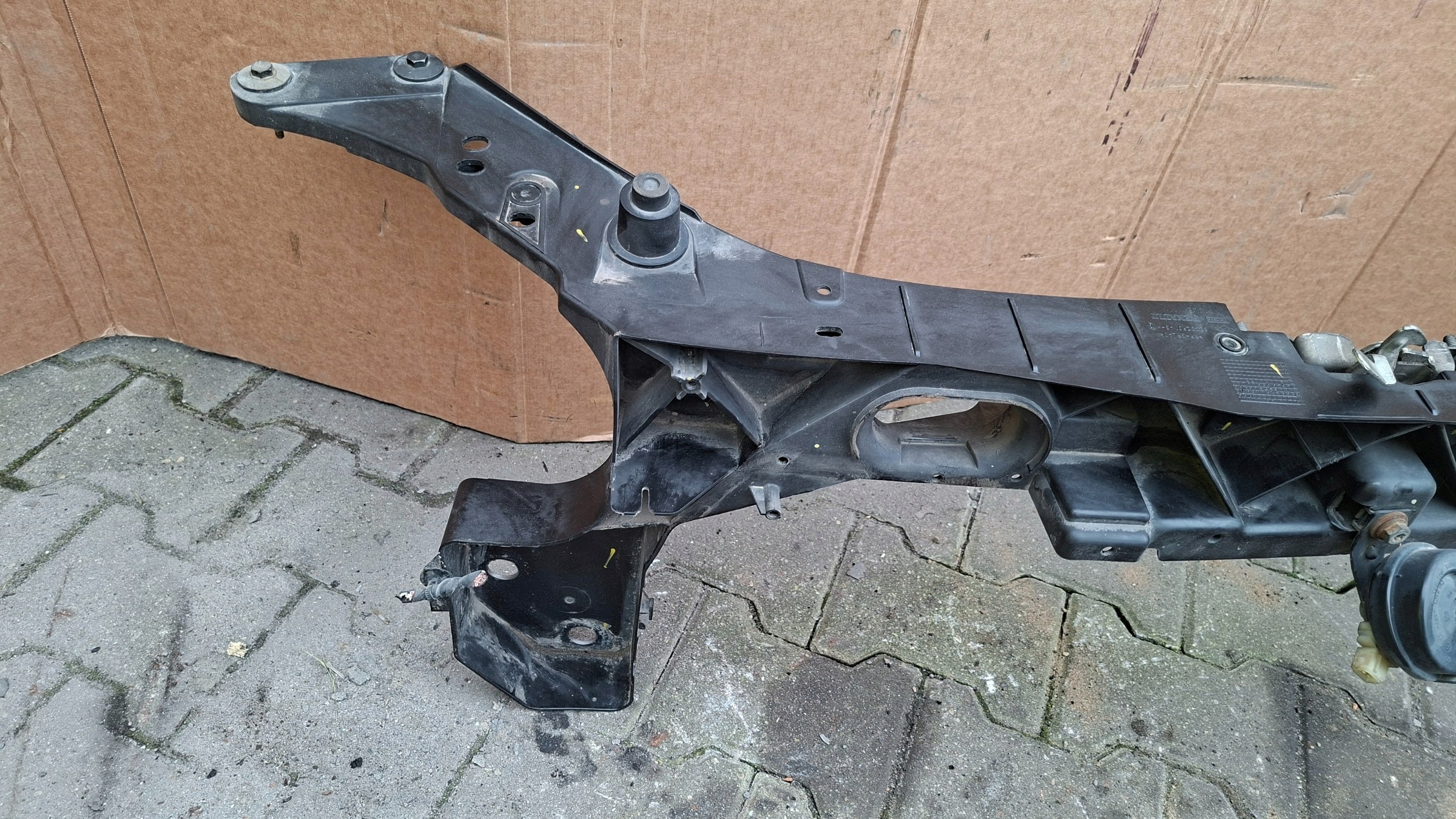 support panel for radiators pillar RENAULT CLIO III