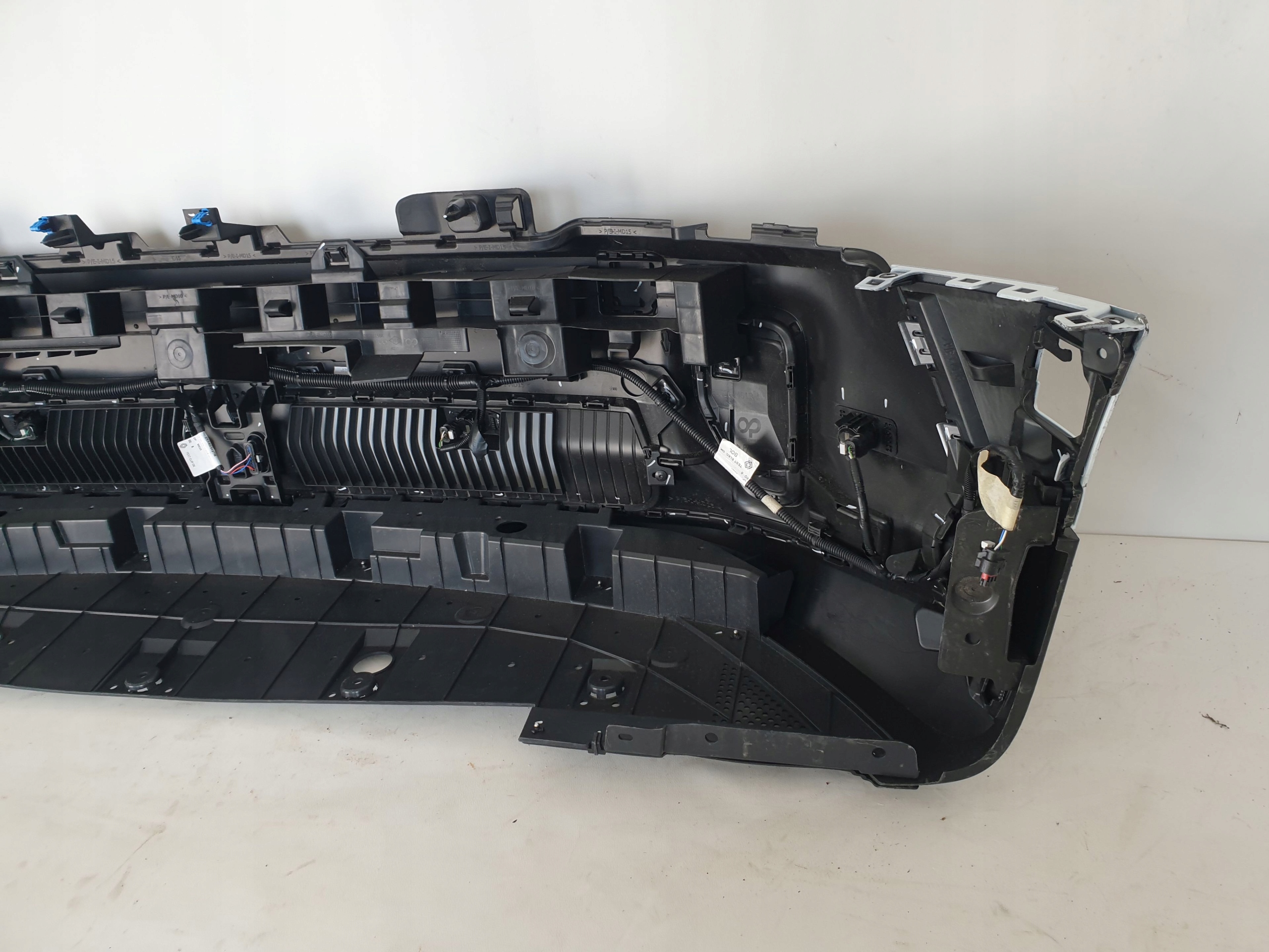 RENAULT 4 IV E-TECH 25-> Stoßstange vorne vorne PDC RADAR abdeckung 620269461R