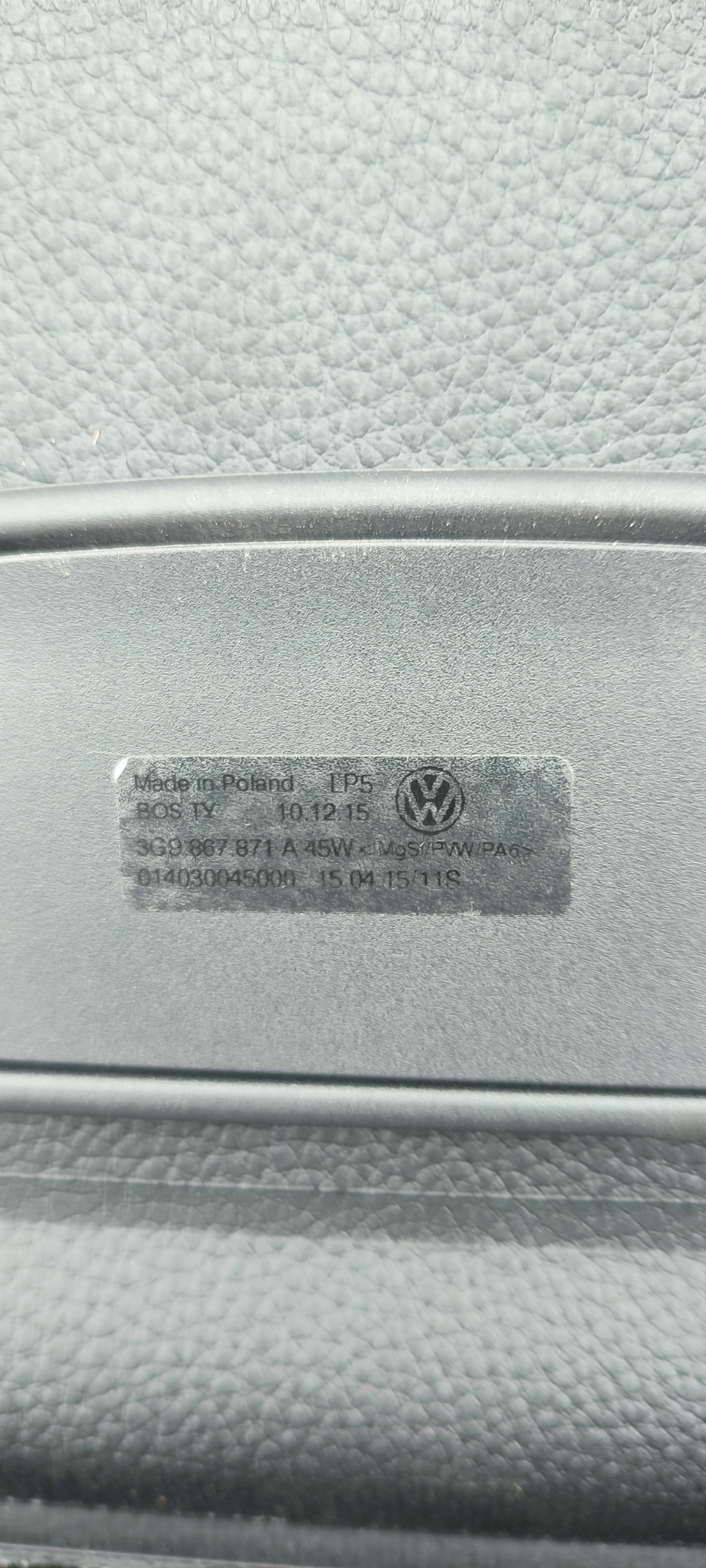 blinds boot VOLKSWAGEN PASSAT B8 3G9867871A