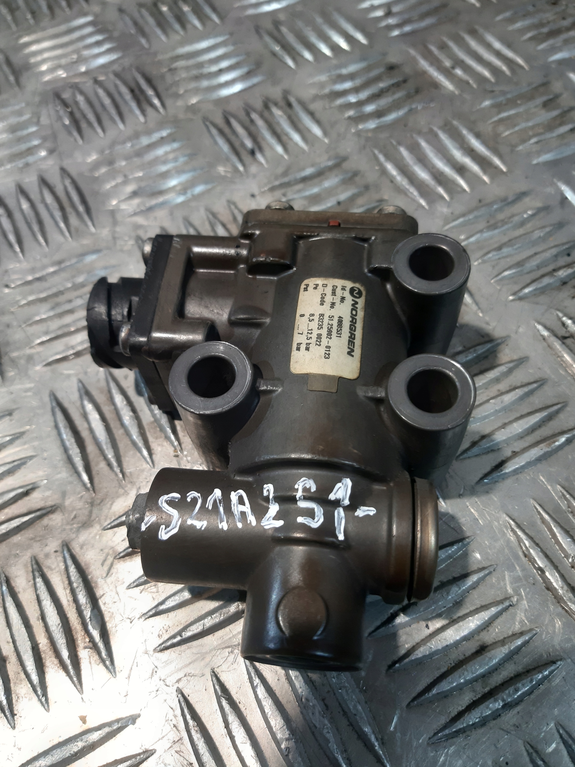 Sensor Regulations- Druck HYUNDAI ROBEX