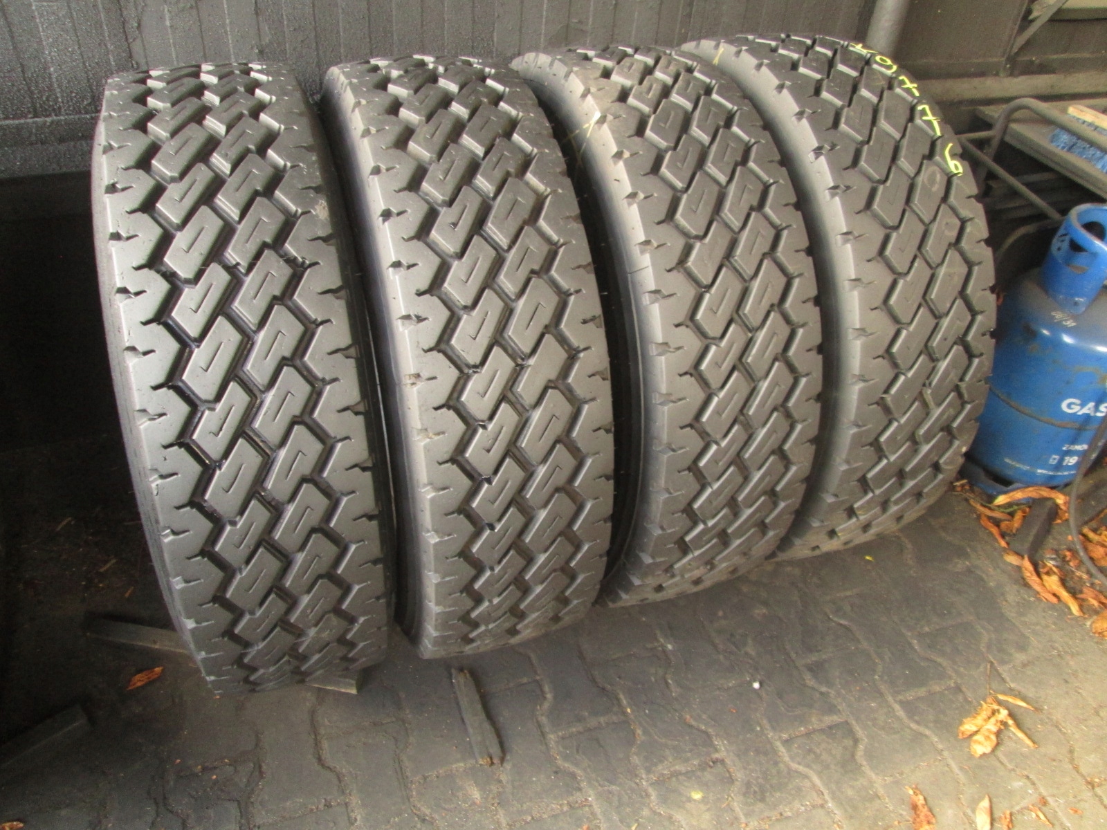 285/70R19.5 DURAMOLD WDU2 OPONY NAPĘDOWE, KOMPLET CIĘŻAROWE Liczba opon w ofercie 4 szt.