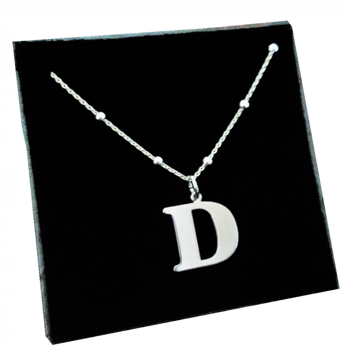 

Srebrny łańcuszek kulkowy z dużą literką D SR925