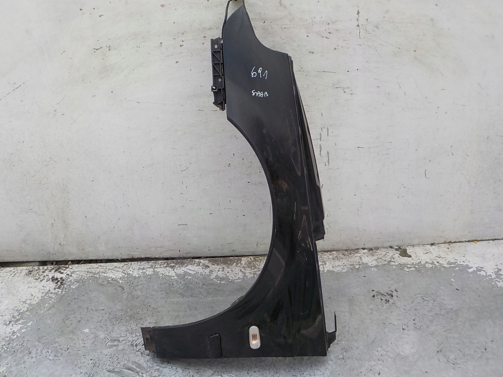 691 SAAB 9-5 and 95 fender left front front 691