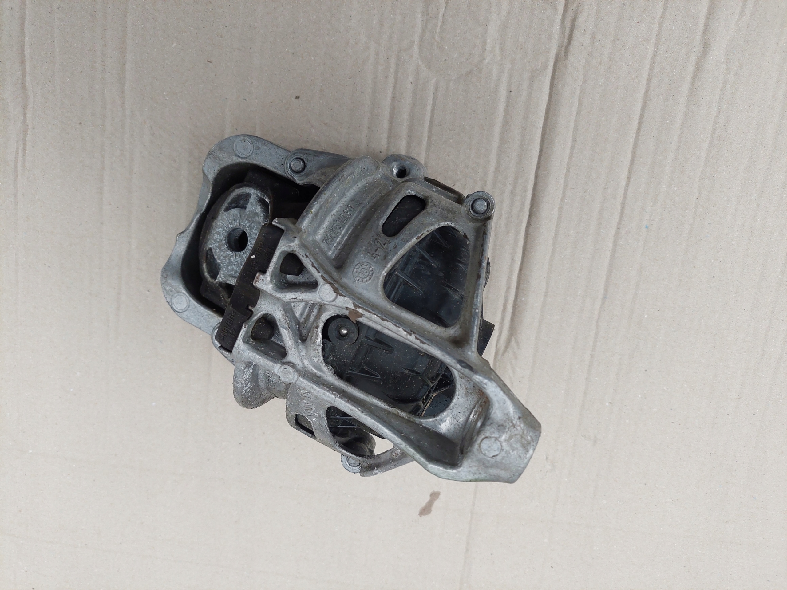 PODUSZKA SILNIKA PRAWA AUDI Q5 Q7 4M 2,0 tdi 4M0199372M