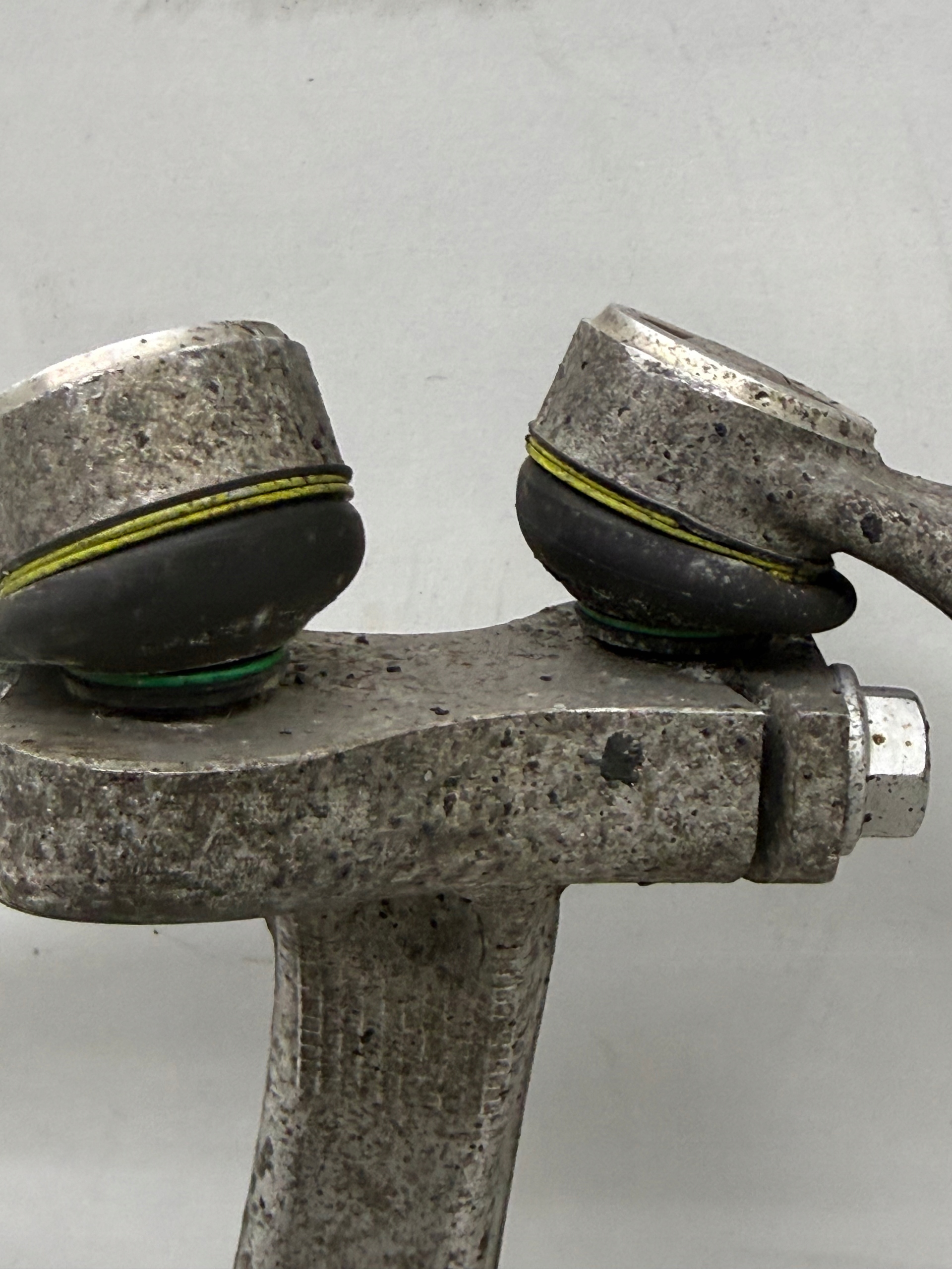 AUDI A6 A7 C7 swing left front arm of the arm complete