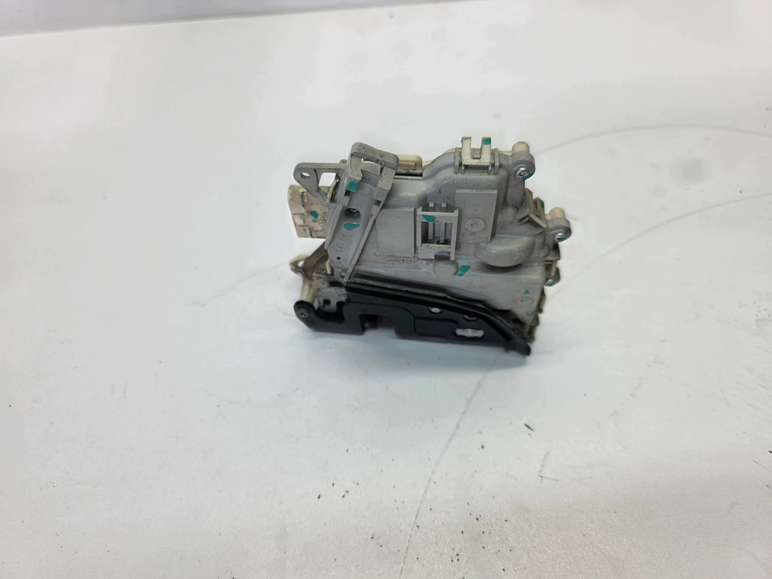 lock door right front AUDI A6 C6 LIFT A3 8P 4F1837016E 6-PIN