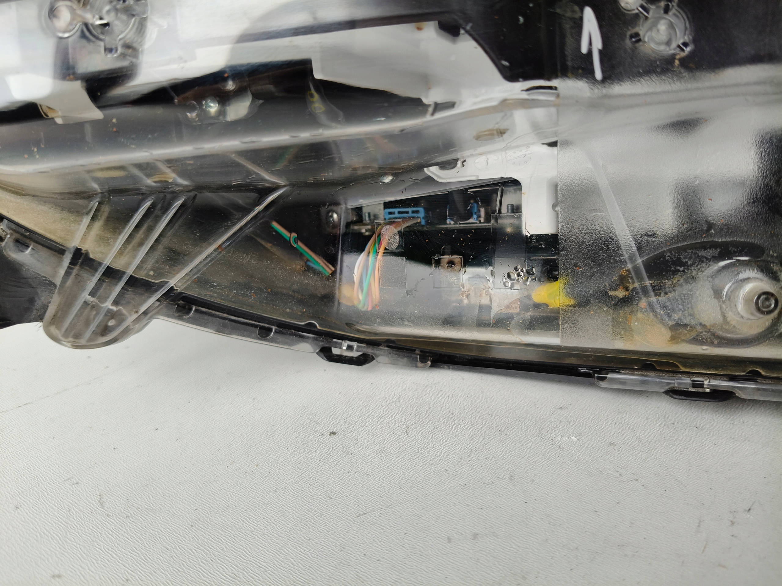 light left REFLEKTOR MAZDA 3 19- FULL LED 8 PIN