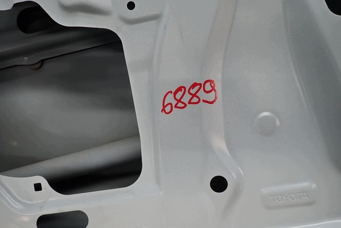 TOYOTA COROLLA CROSS 22- door left front front