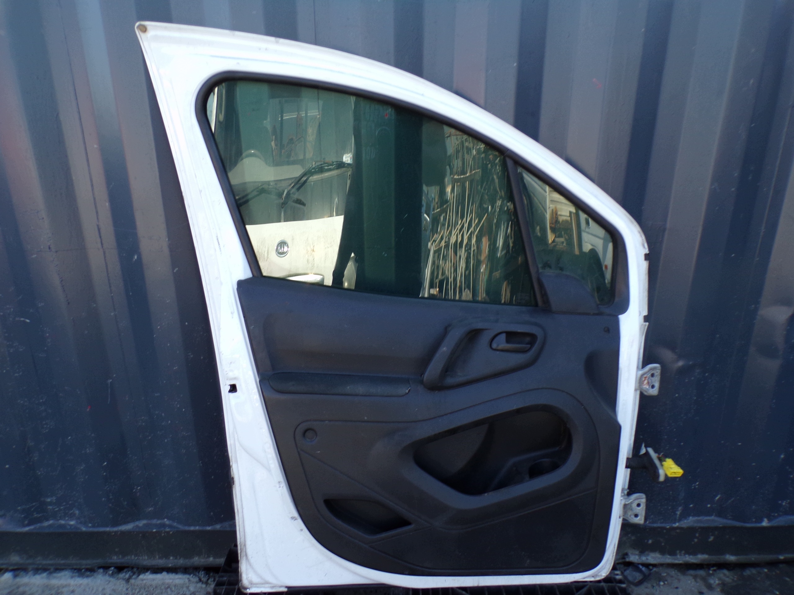 door left front PEUGEOT PARTNER 2 II BERLINGO (R1)