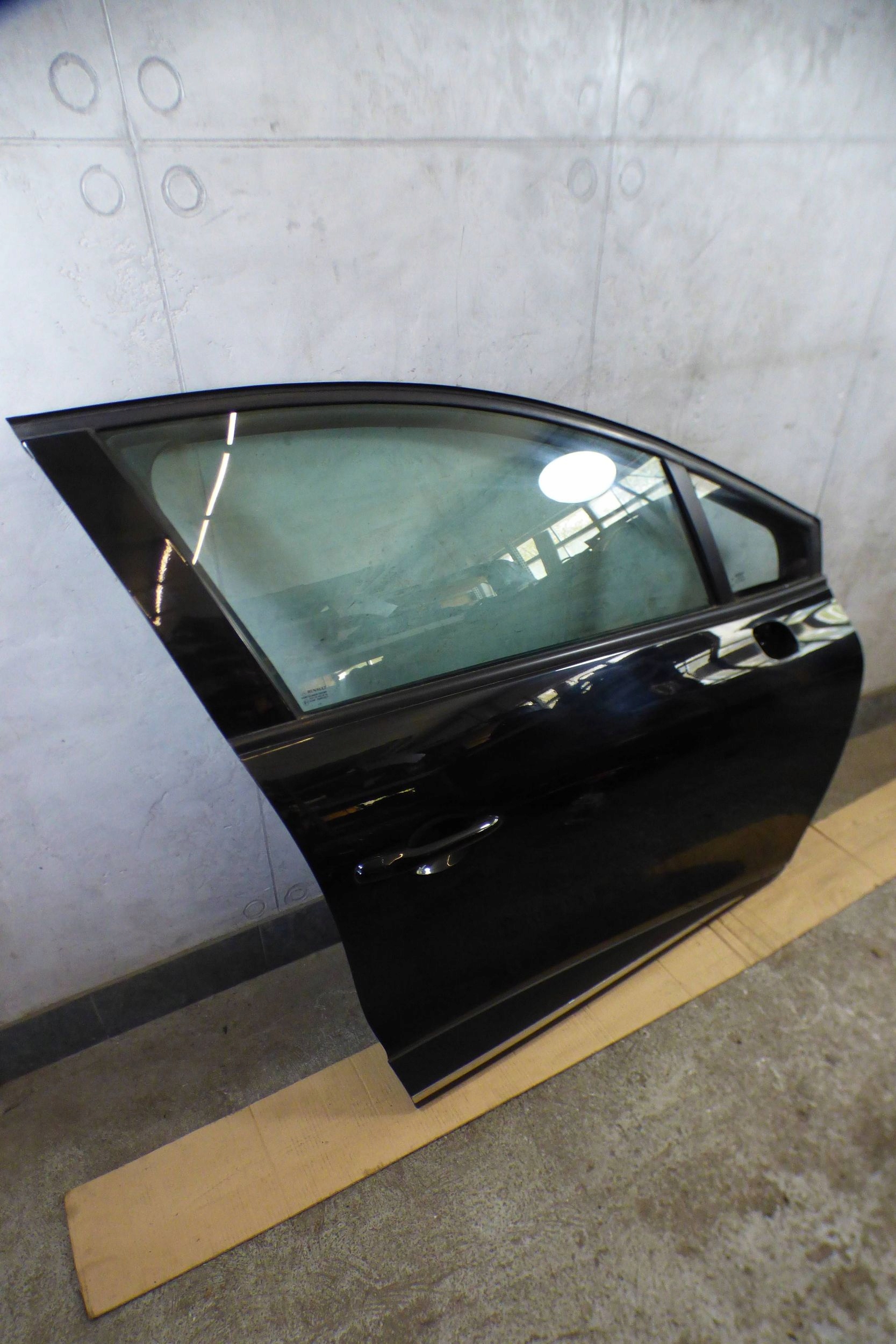 Renault Clio IV door right front front st. BDB original LAKIER TEGNE