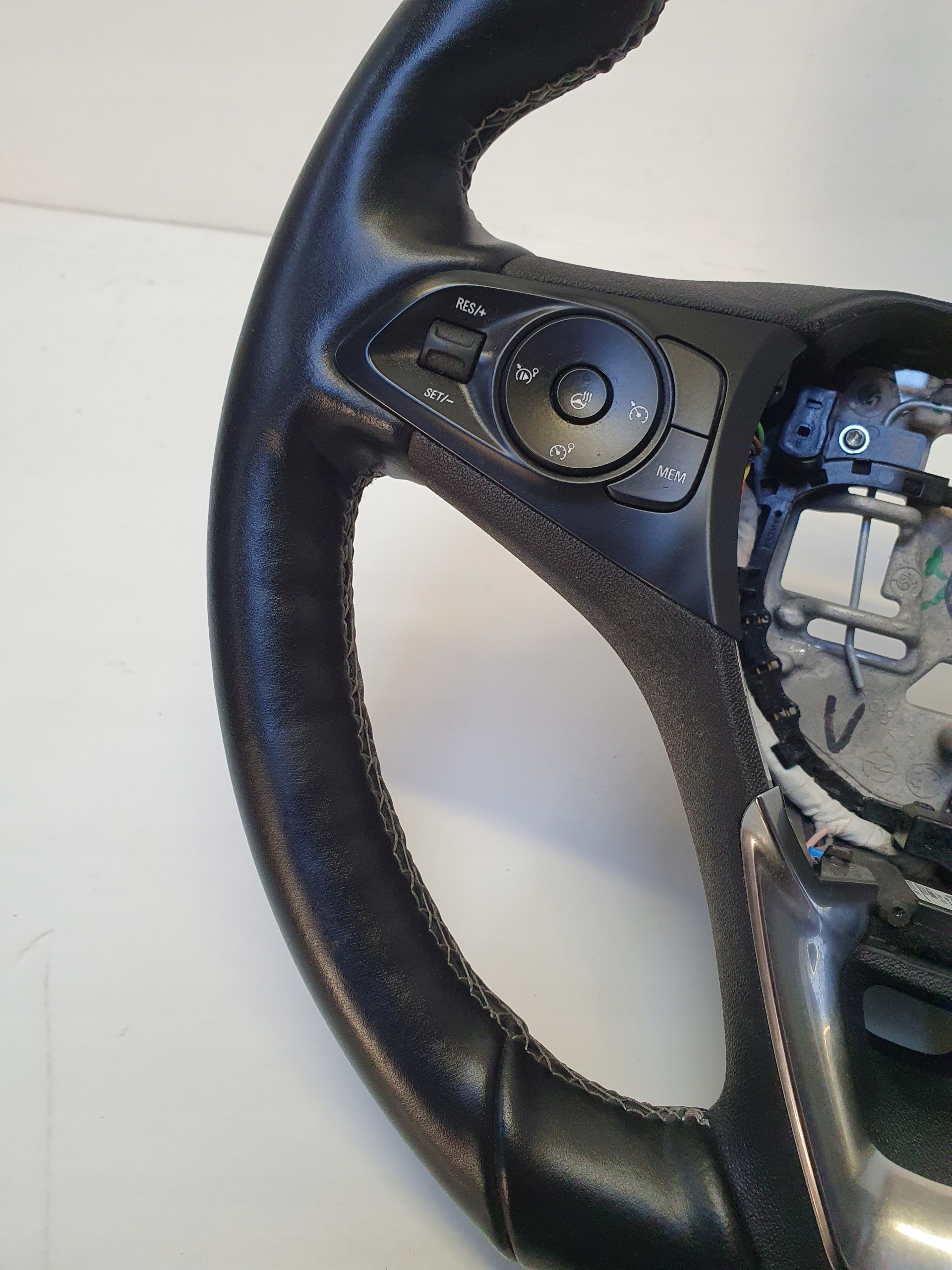 OPEL CORSA F lenkrad Leder MULTIFUNKCJA