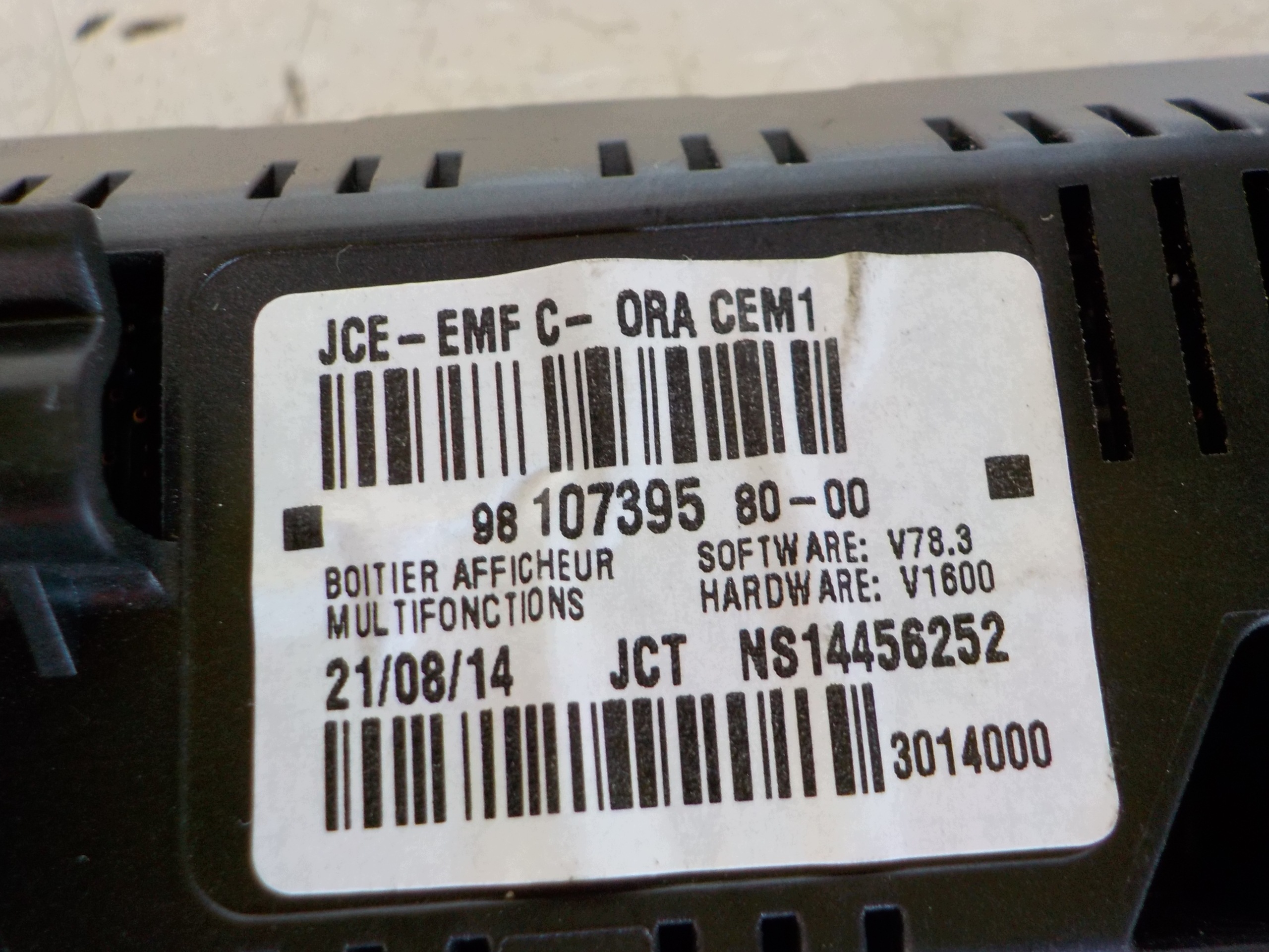 CITROEN DS3 displej radija sat
