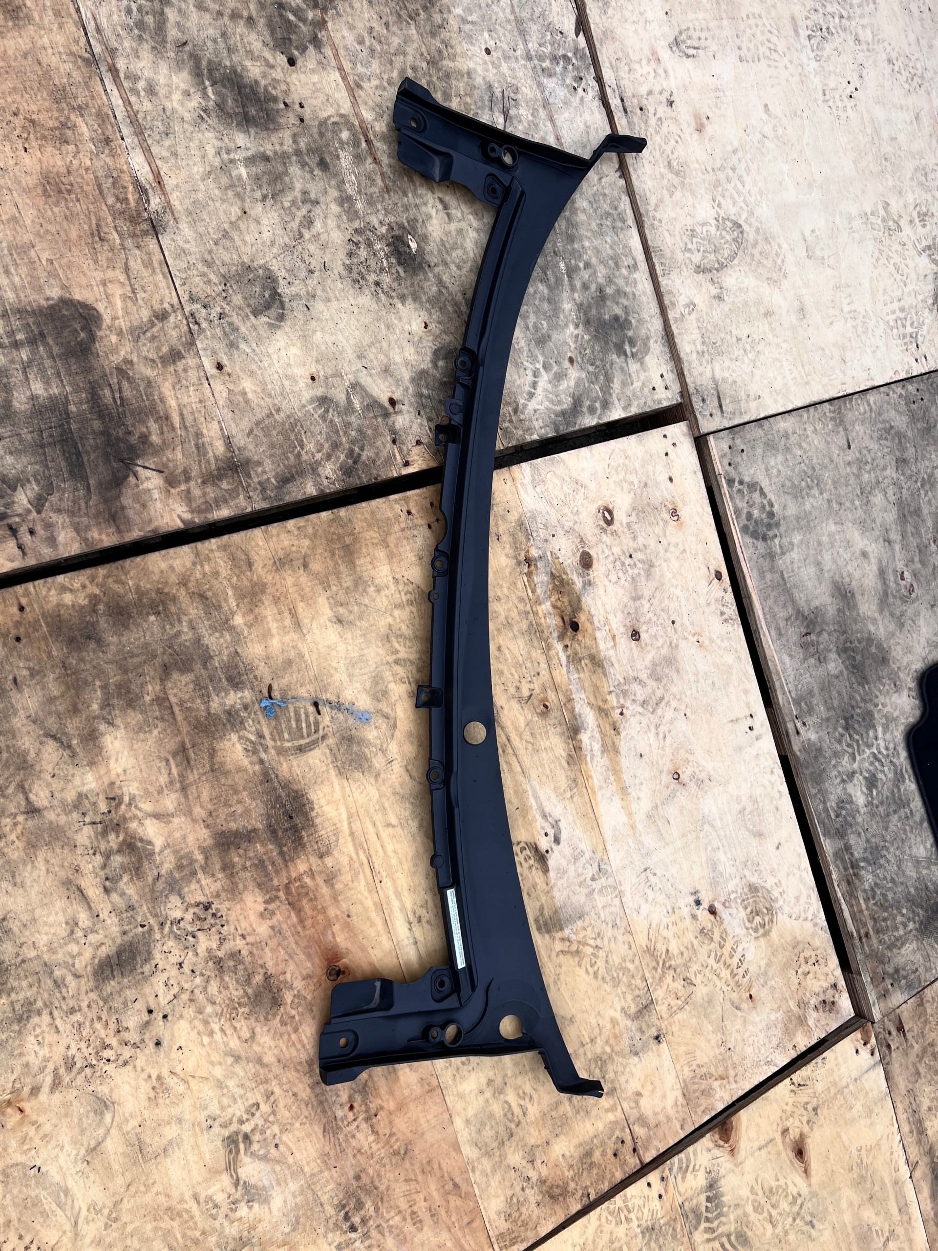 TESLA S LIFT PODSZYBIE 1060509-00-B Numer katalogowy części 1060509-00-B