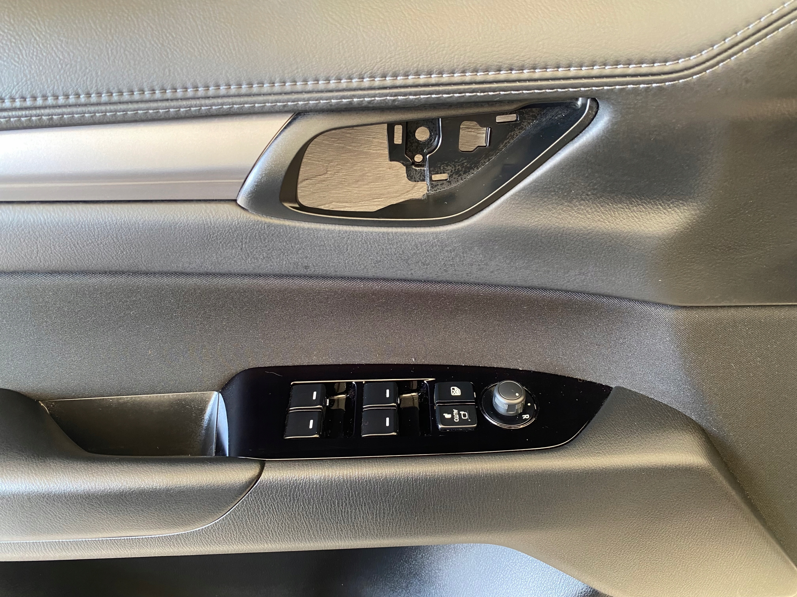 MAZDA CX-5 CX5 II 17-24 BOCZEK DRZWI TAPICERKA LEWY PRZÓD KB7W 6846Z Numer katalogowy oryginału K4057 KB7W 6846Z KB7W-6846Z KB7W 4581A KB7W-4581A KB8C 6846X KB8C-6846X KB8C 458SA KB8C-458SA KB8C 4581H KB8C-4581H