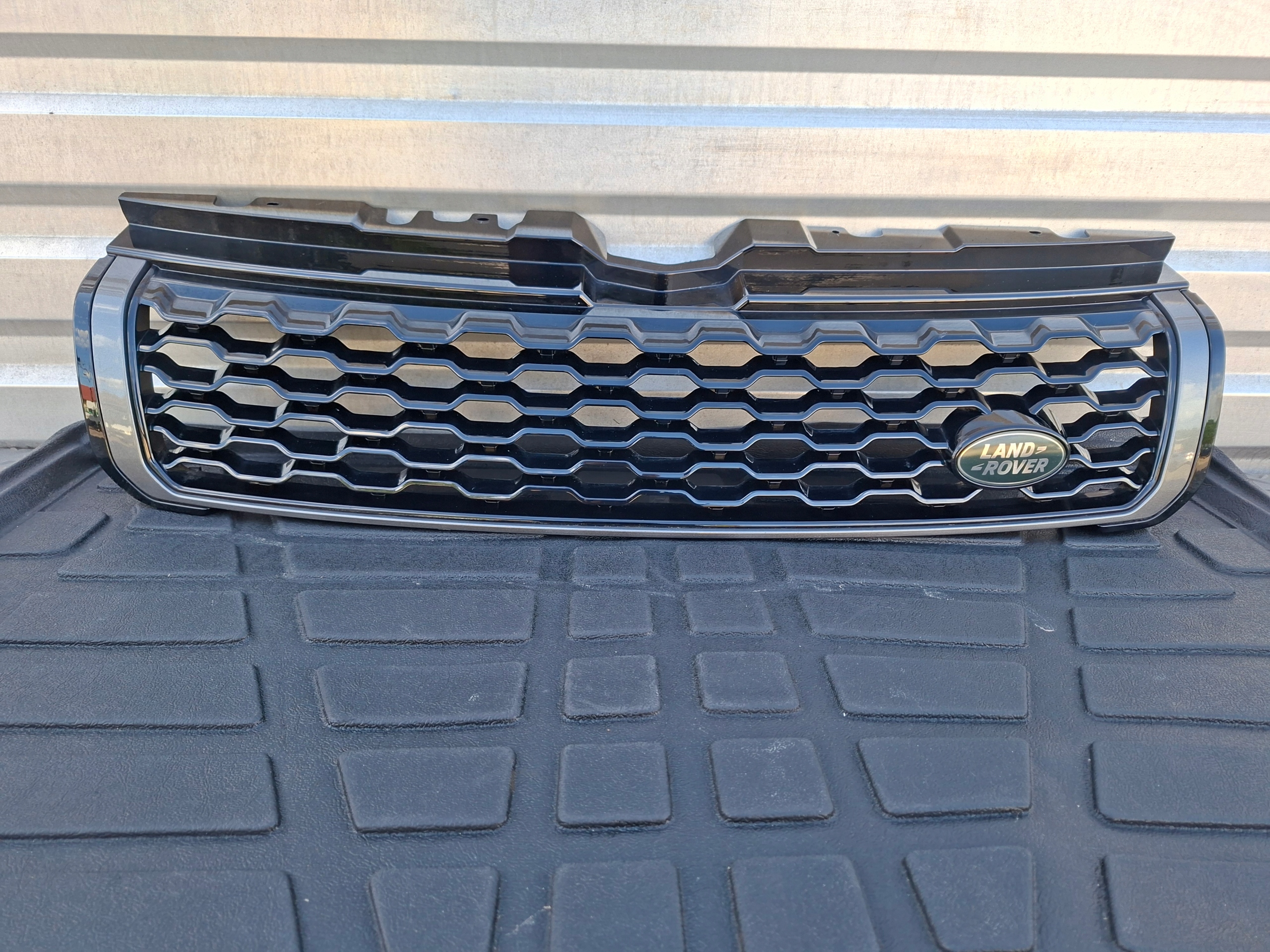 Grille R- DYNAMIC GJ32-8200-D LAND RANGE ROVER EVOQUE L538 LIFT BLACK