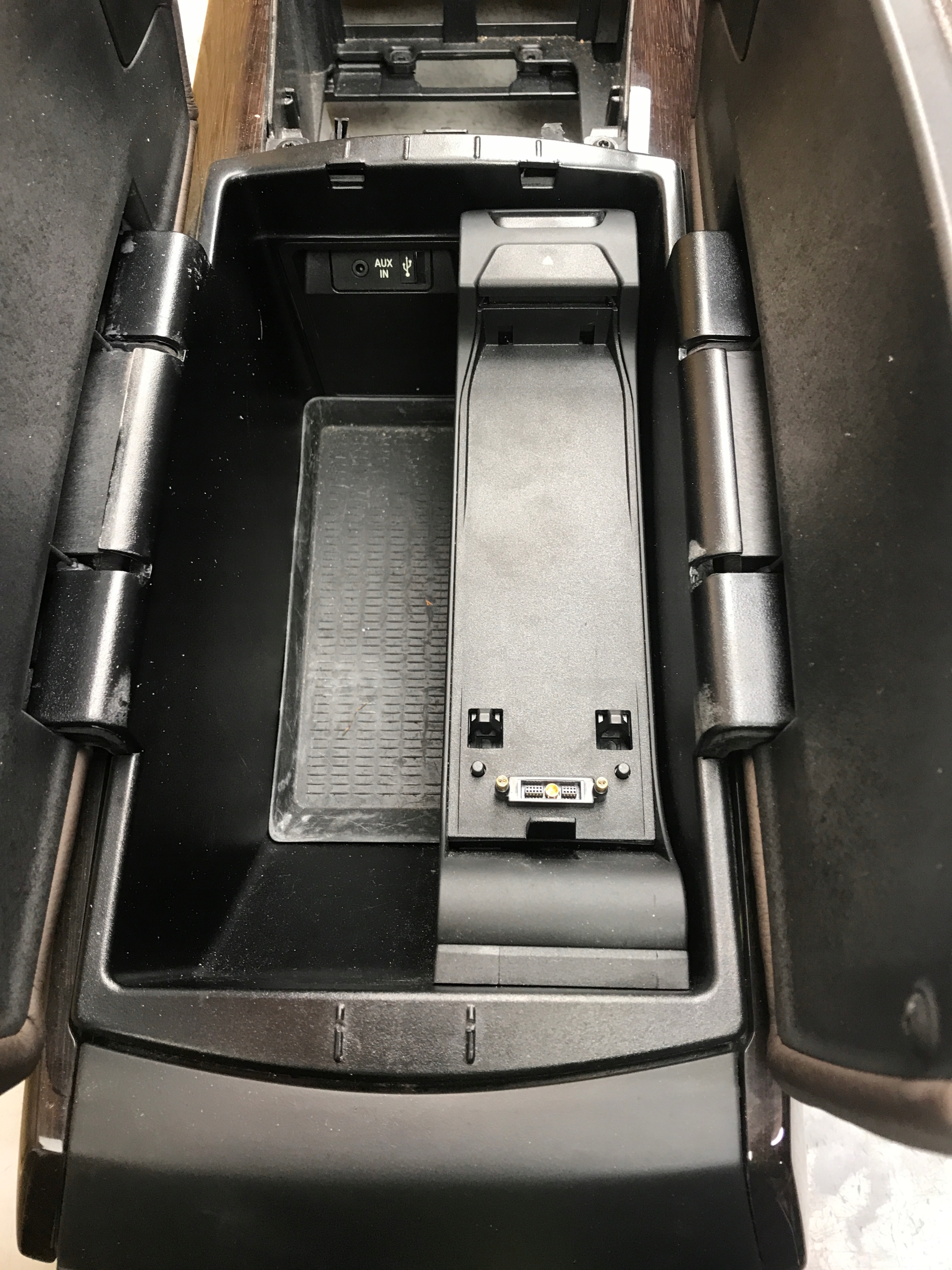 TUNEL central support armrest BMW X5 E70