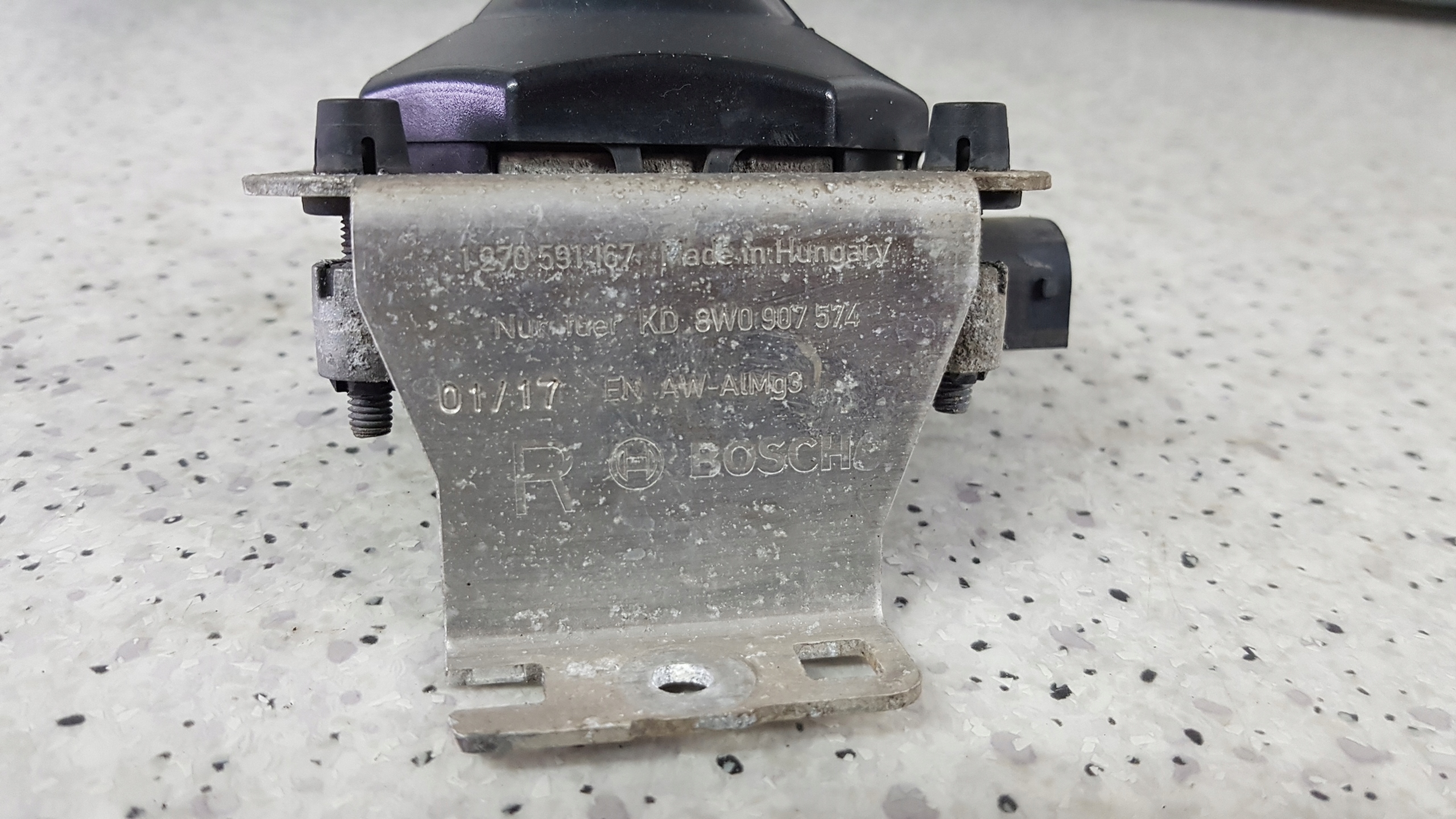 AUDI A4 B9 S-LINE + RADAR 8W0807682G grid of a bumper right front D 9330