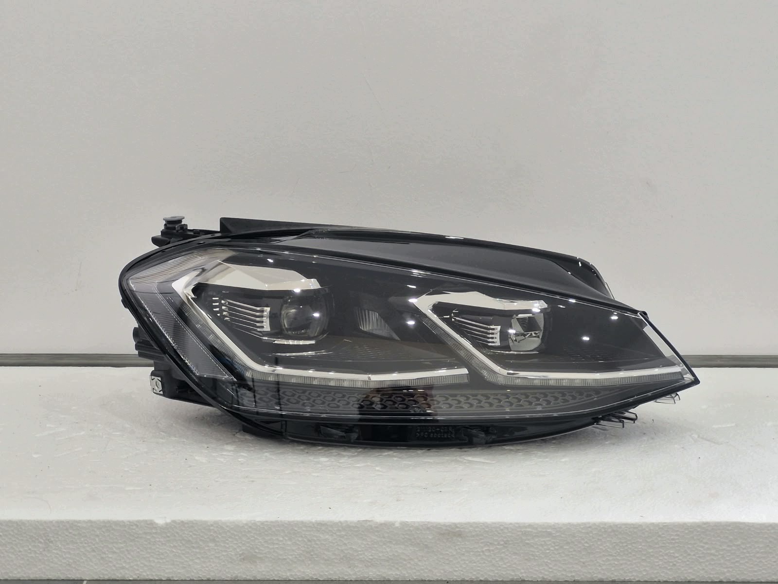 lights front VW GOLF VII LIFT FULL LED R black,