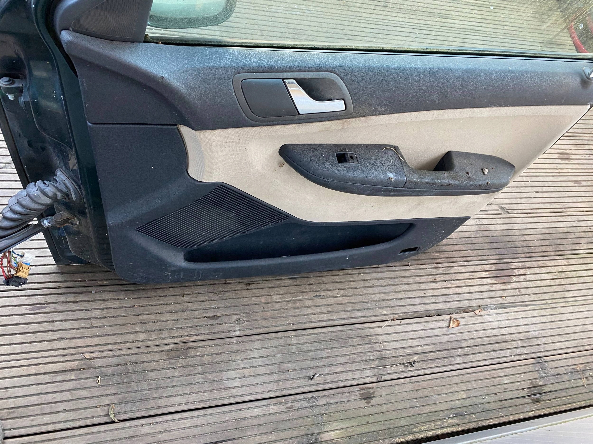 SKODA FABIA and HB complete door right front front green